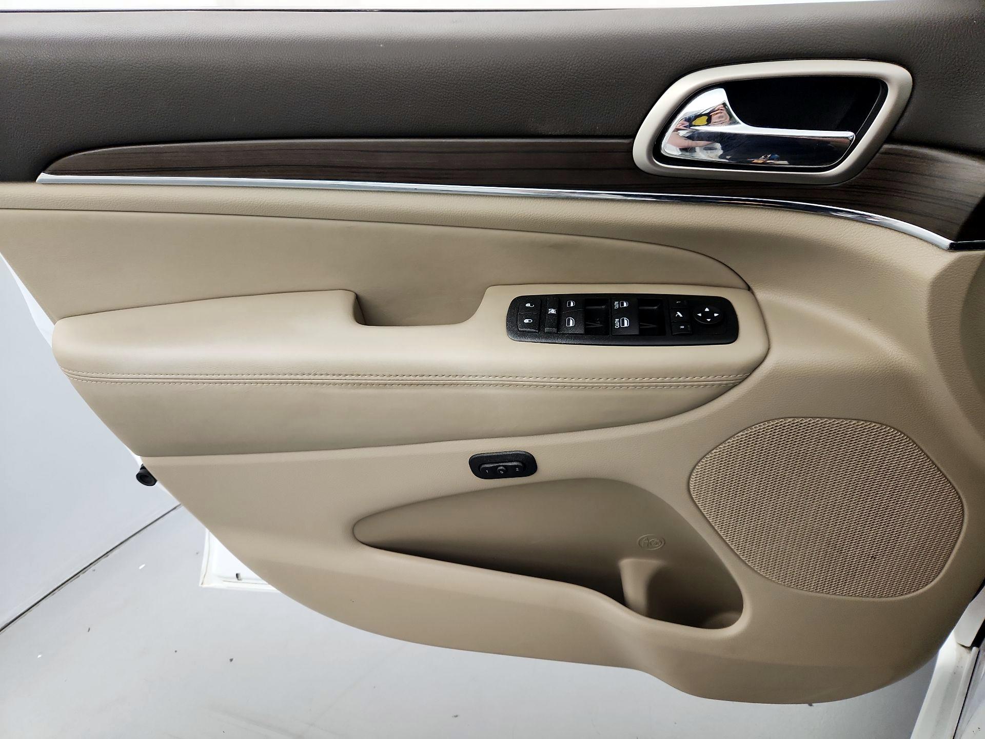 Thumbnail: 2014 Jeep Grand Cherokee - 12