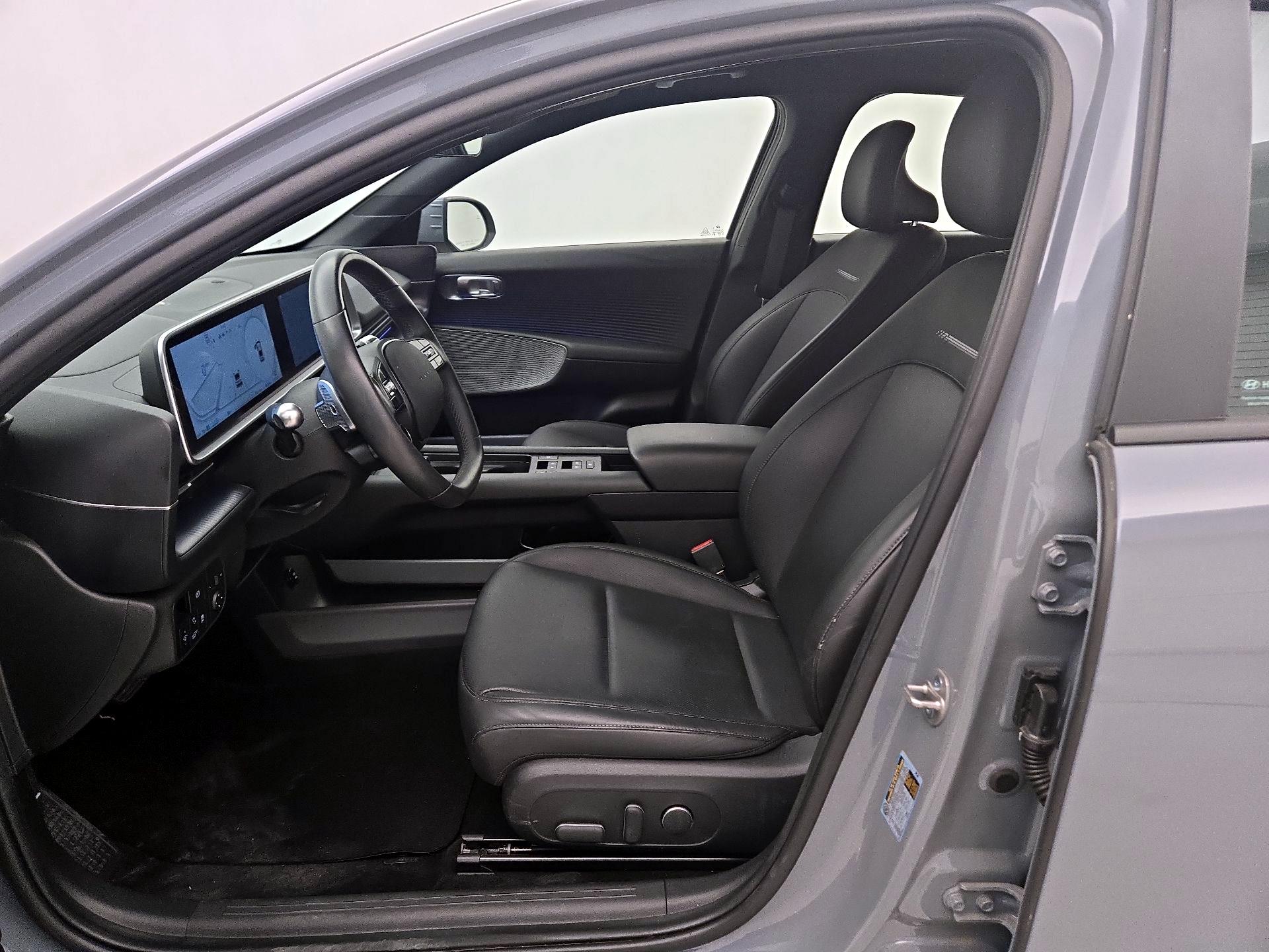 Thumbnail: 2023 Hyundai Ioniq 6 - 11