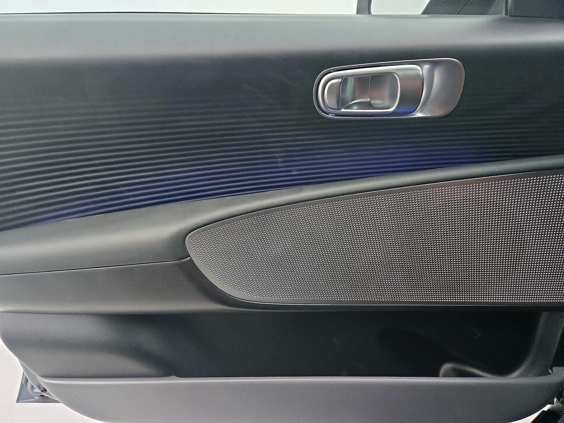 Thumbnail: 2023 Hyundai Ioniq 6 - 12