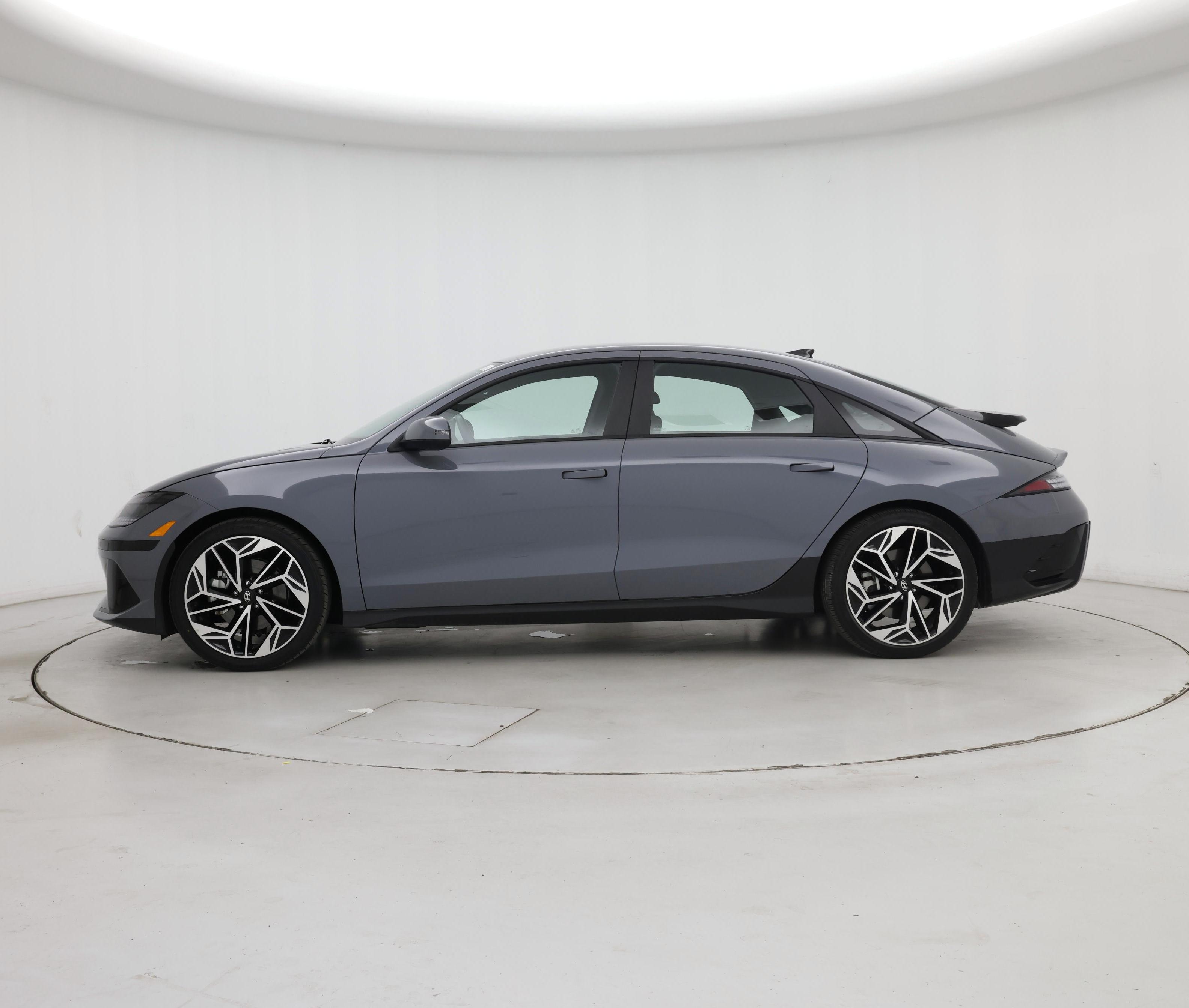 Thumbnail: 2023 Hyundai Ioniq 6 - 3
