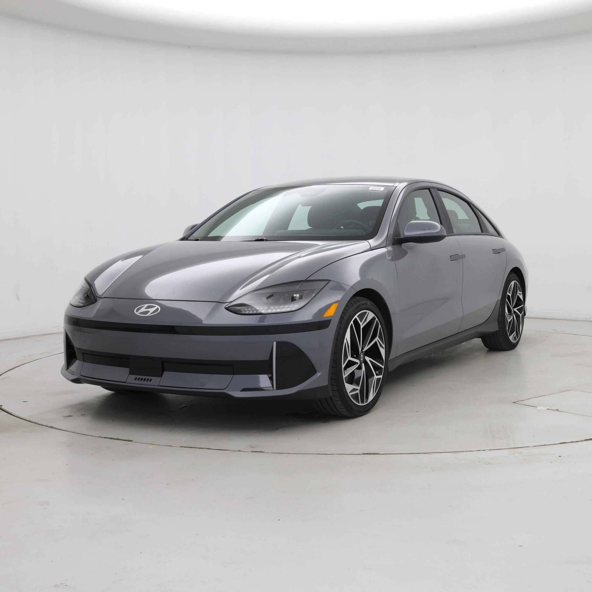 Thumbnail: 2023 Hyundai Ioniq 6 - 4