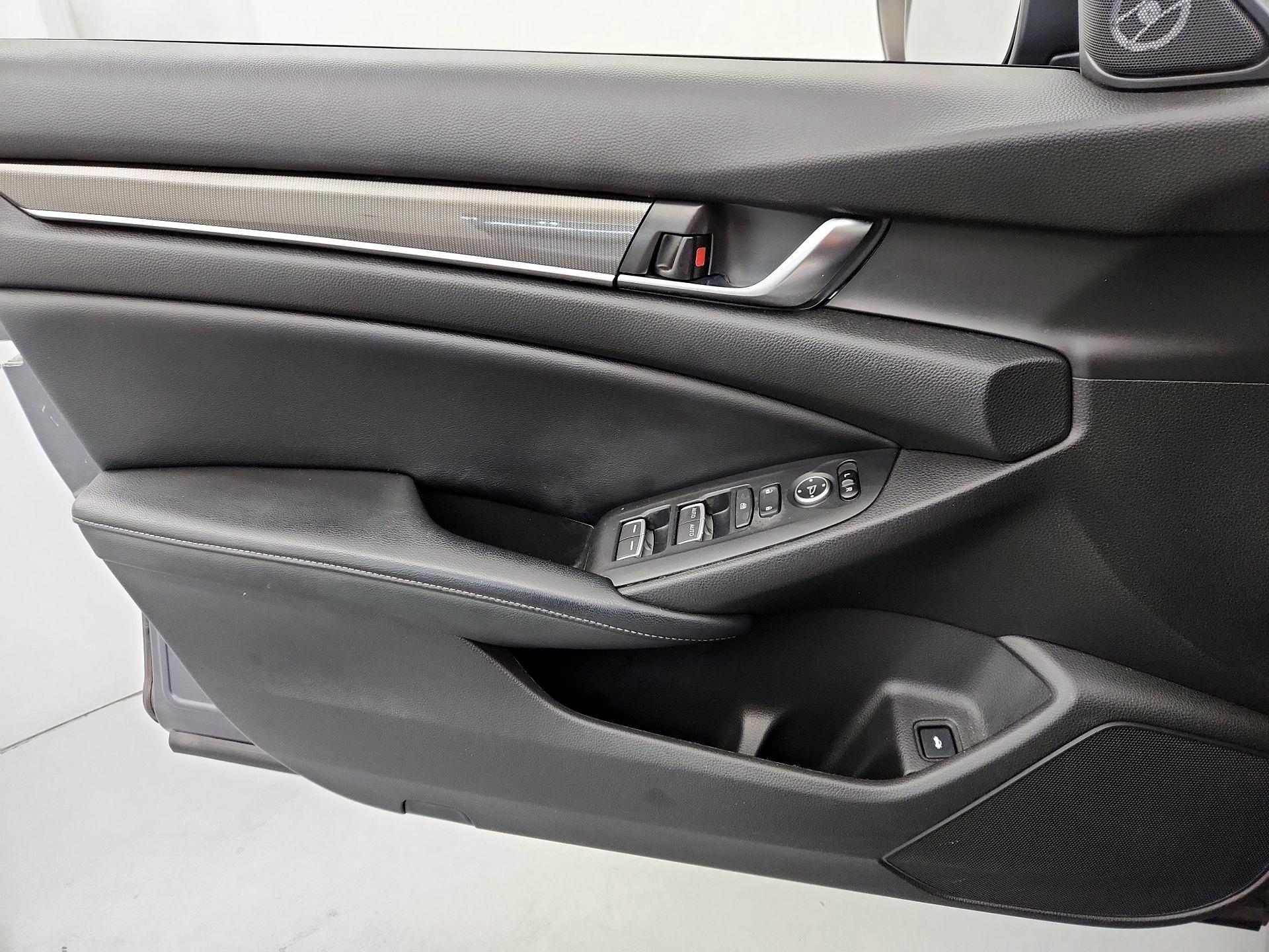 Thumbnail: 2018 Honda Accord - 12