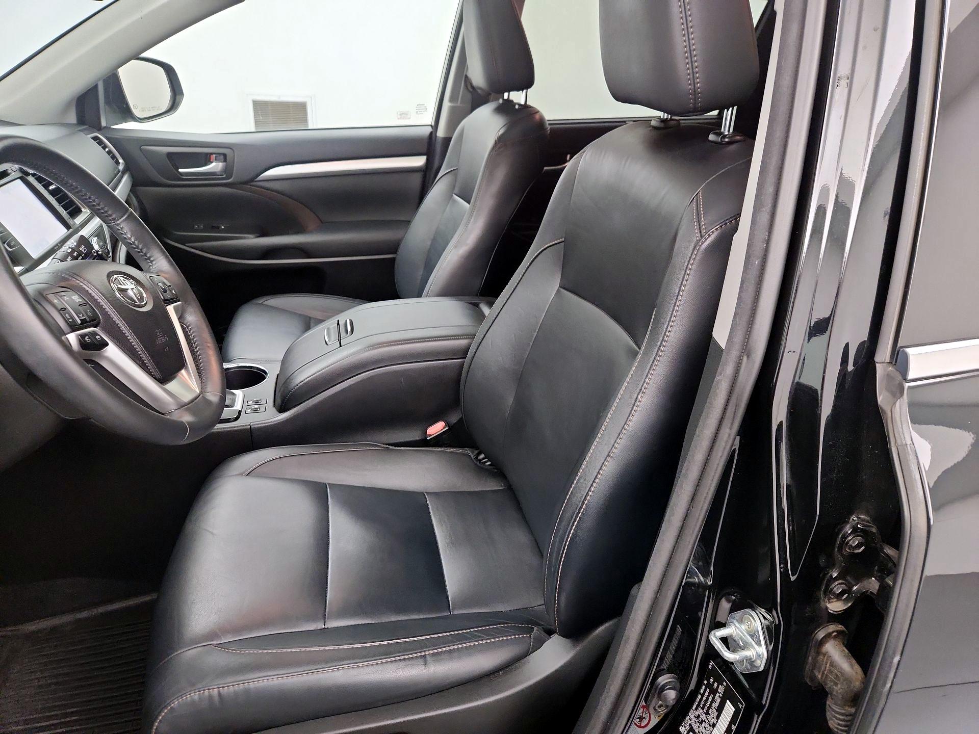 Thumbnail: 2015 Toyota Highlander - 11