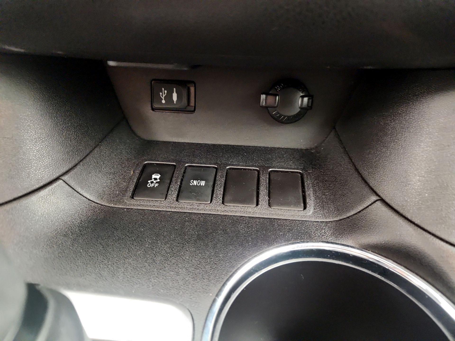 Thumbnail: 2015 Toyota Highlander - 19