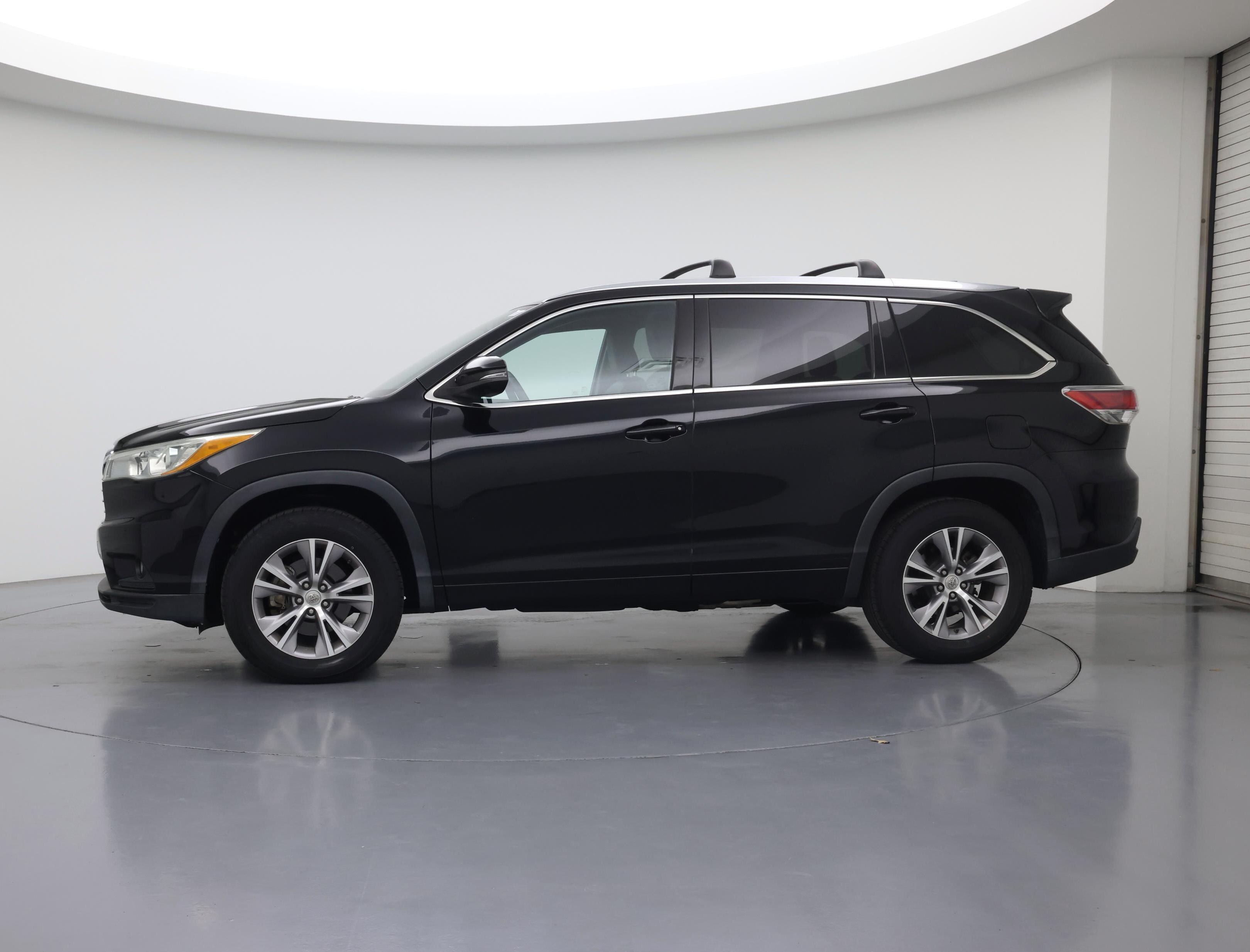 Thumbnail: 2015 Toyota Highlander - 3
