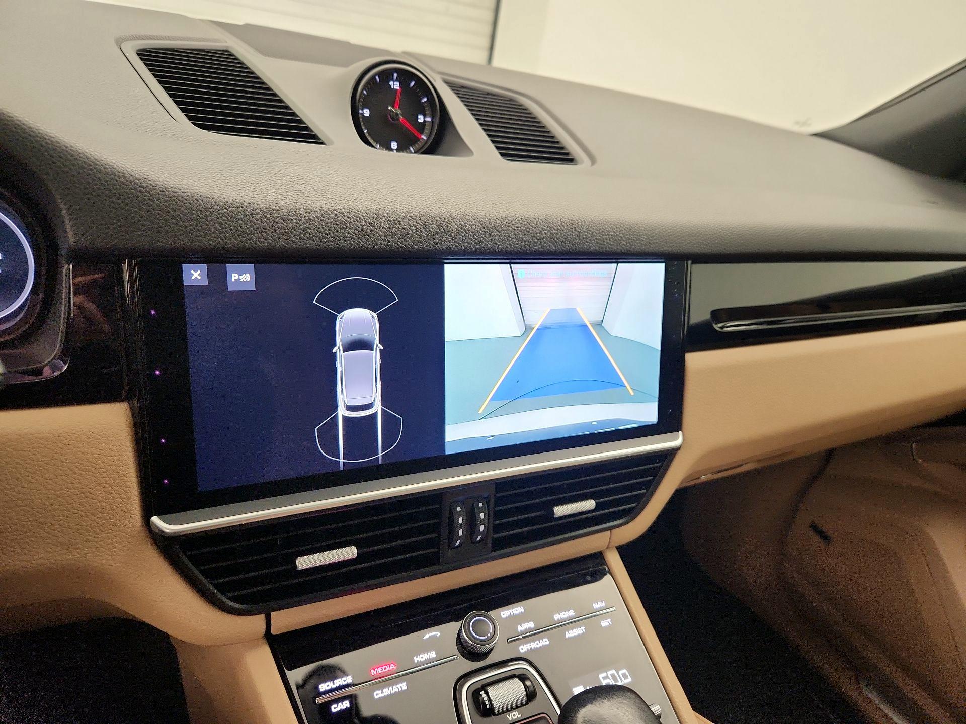 Thumbnail: 2019 Porsche Cayenne - 14