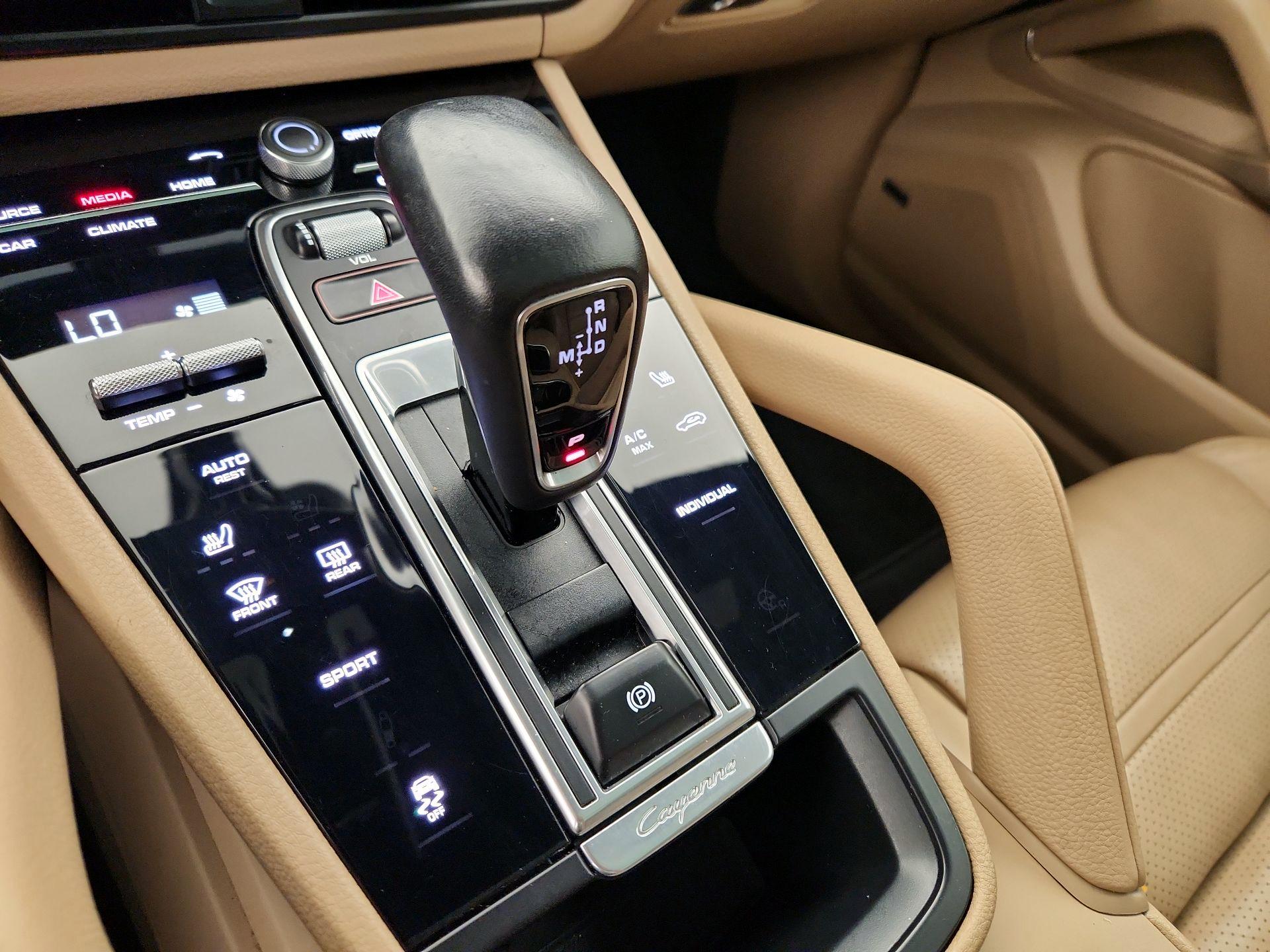 Thumbnail: 2019 Porsche Cayenne - 17