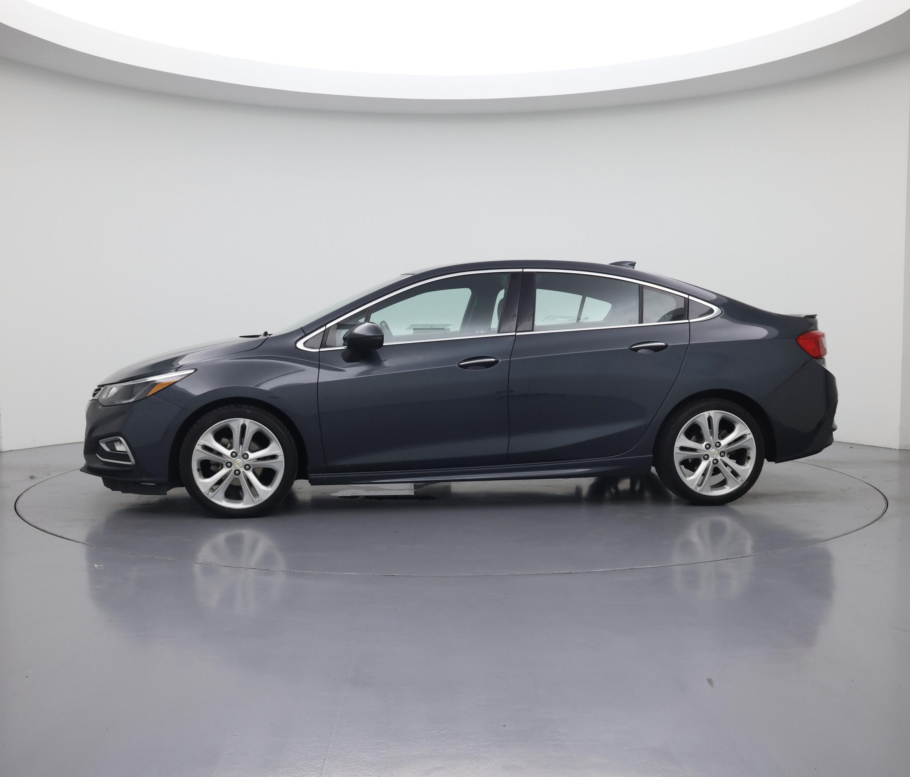 Thumbnail: 2017 Chevrolet Cruze - 3