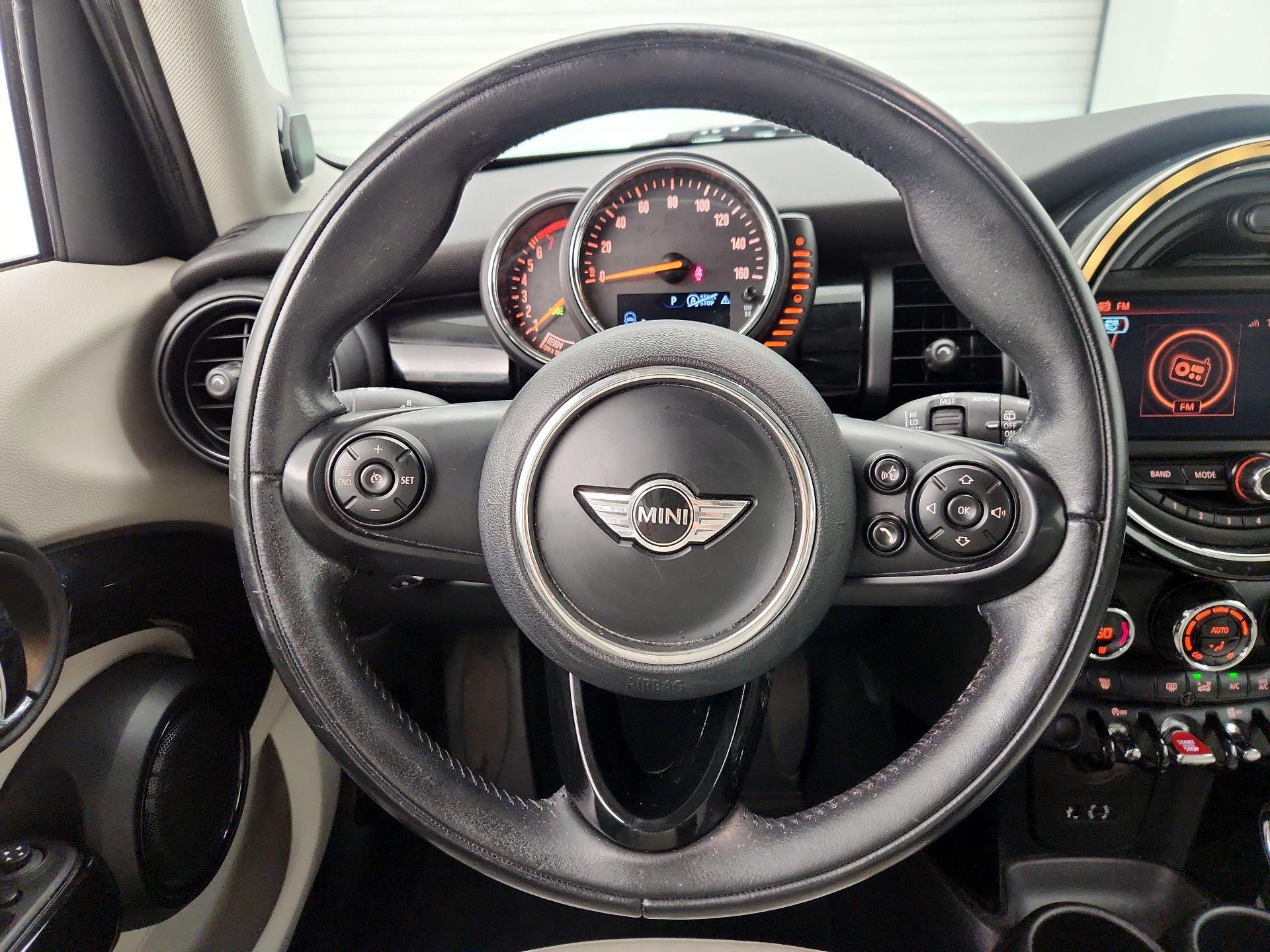 Thumbnail: 2017 MINI Cooper Hardtop - 10
