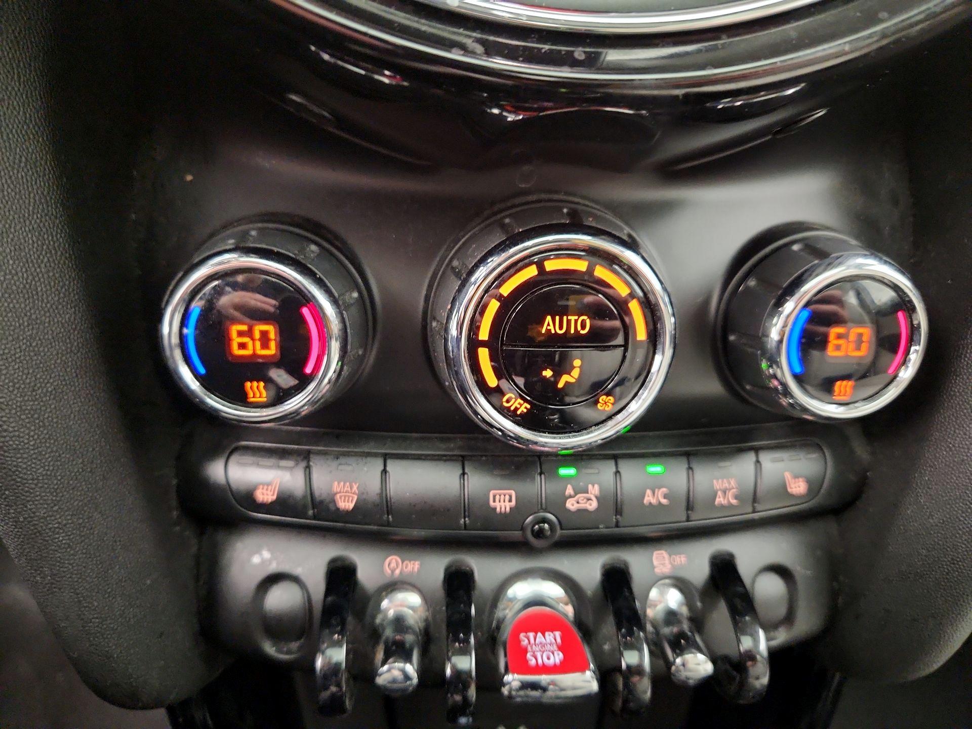 Thumbnail: 2017 MINI Cooper Hardtop - 16