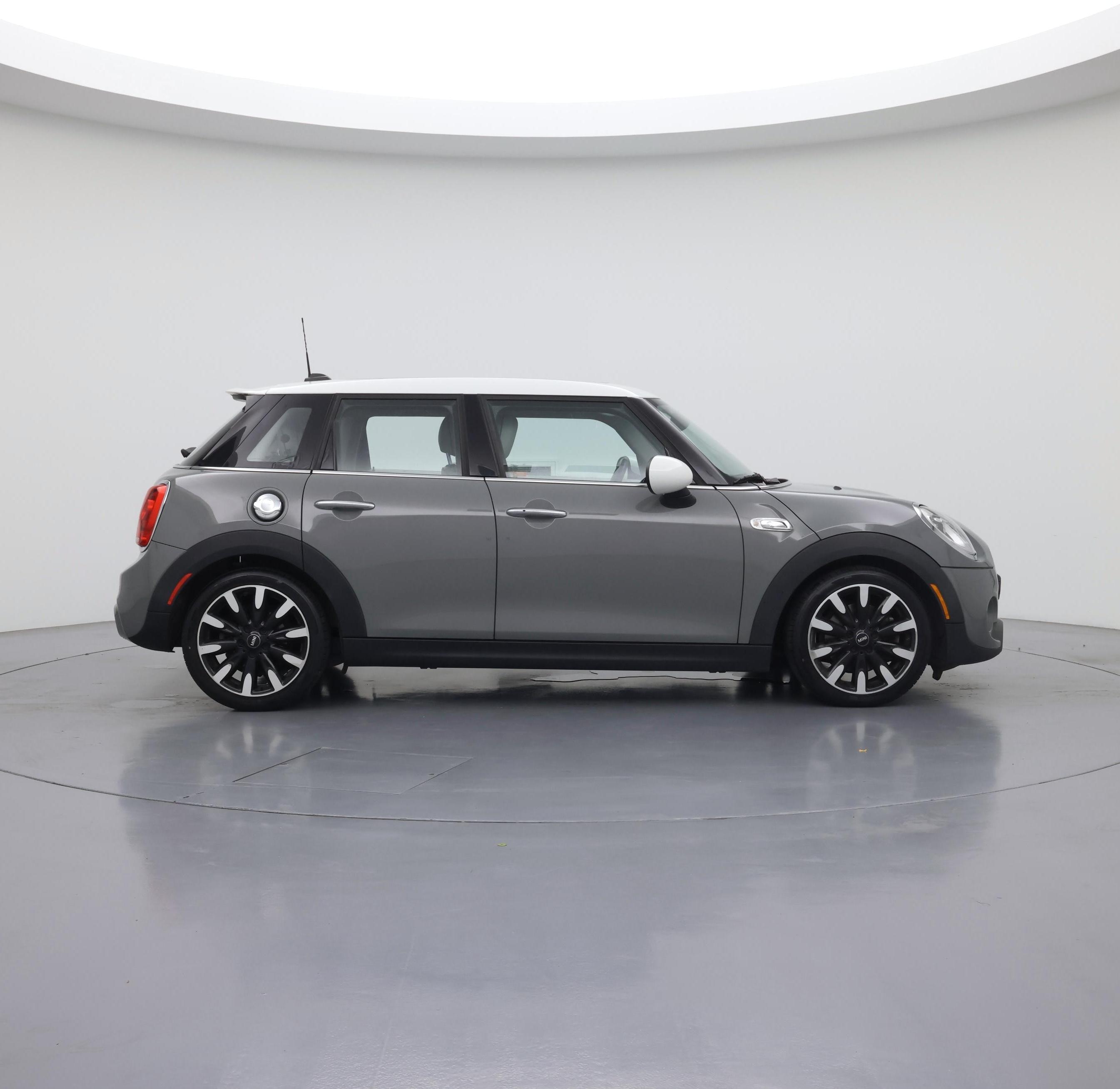 Thumbnail: 2017 MINI Cooper Hardtop - 7