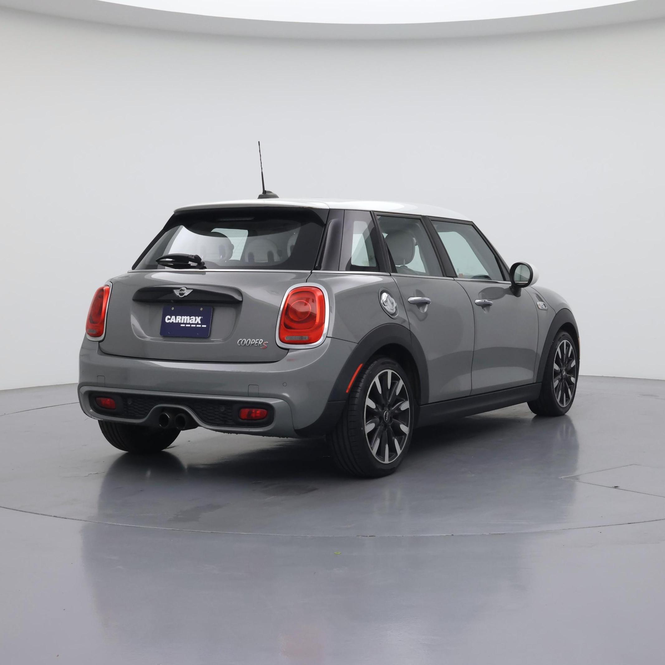 Thumbnail: 2017 MINI Cooper Hardtop - 8