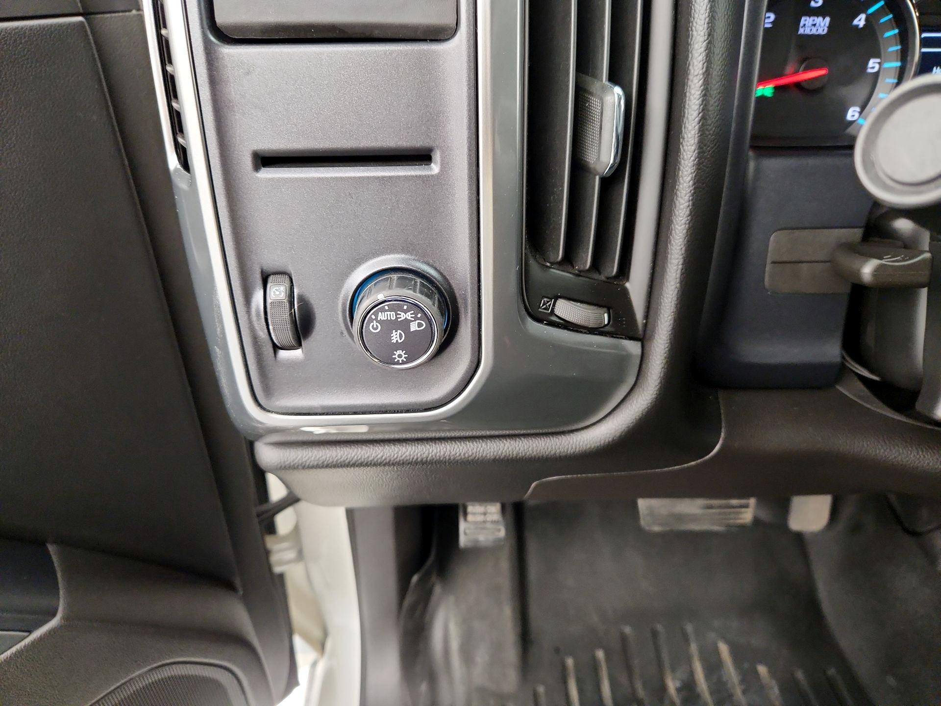 Thumbnail: 2015 Chevrolet Silverado 1500 - 13