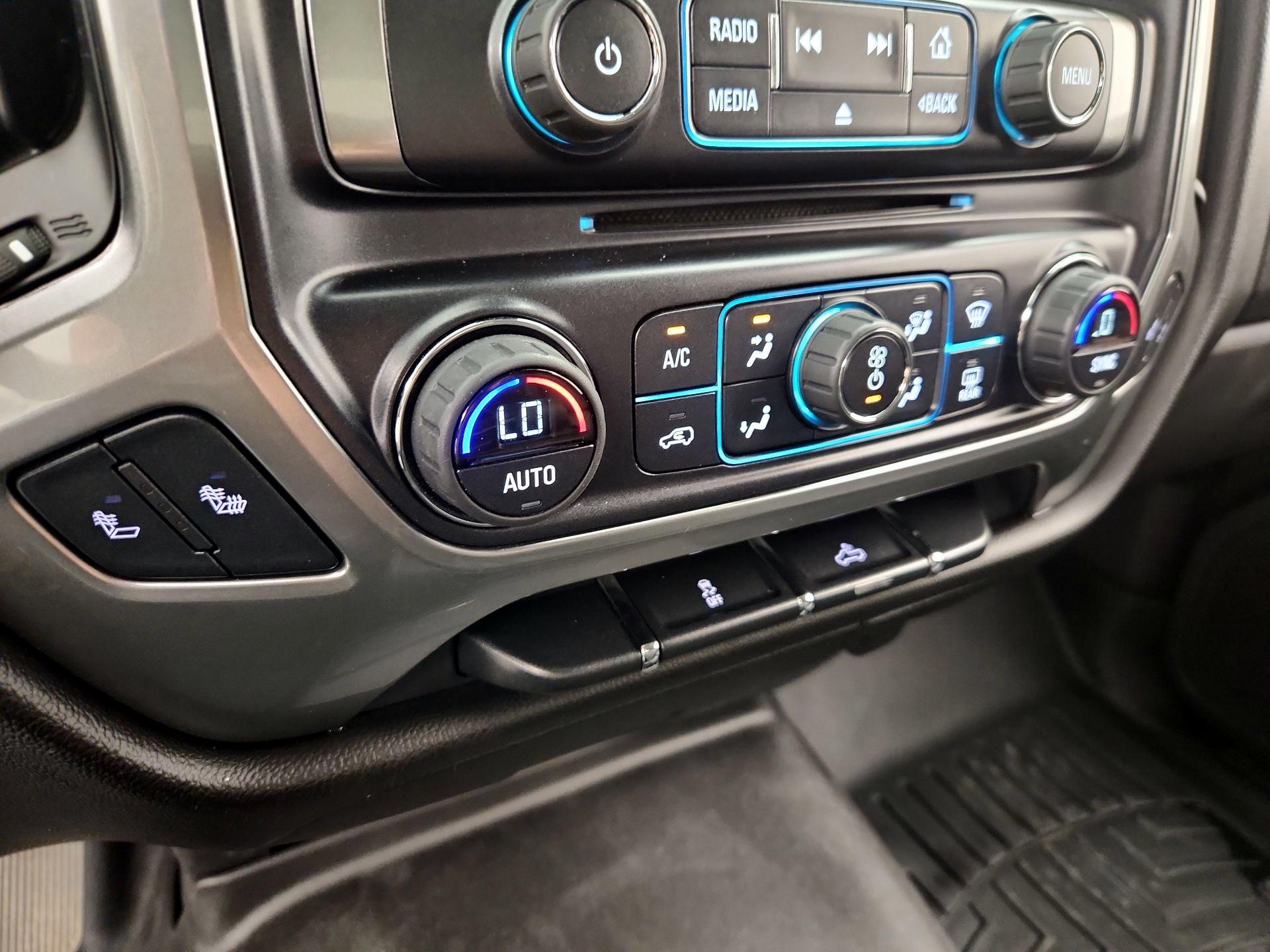 Thumbnail: 2015 Chevrolet Silverado 1500 - 16