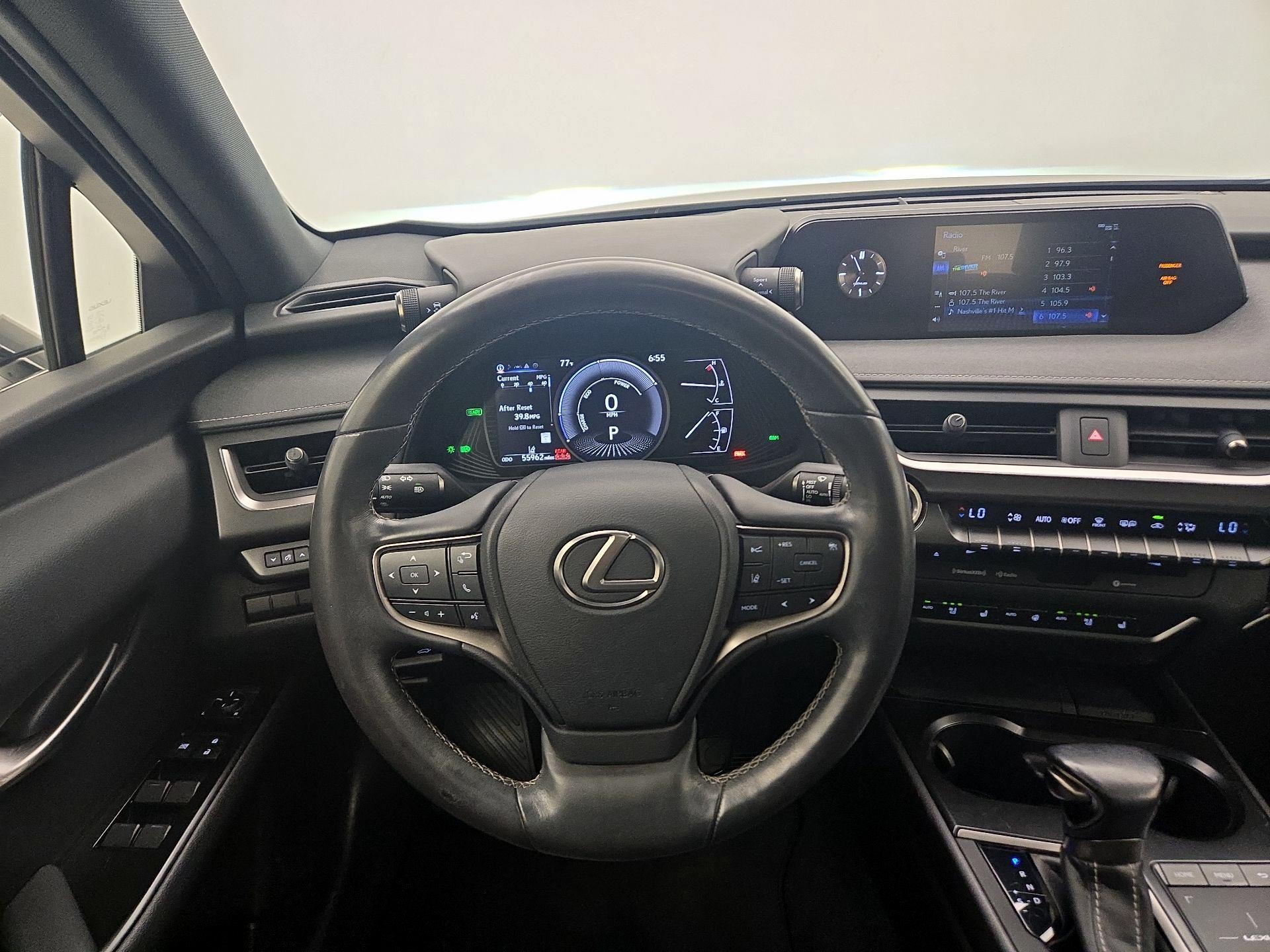 Thumbnail: 2020 Lexus UX - 10