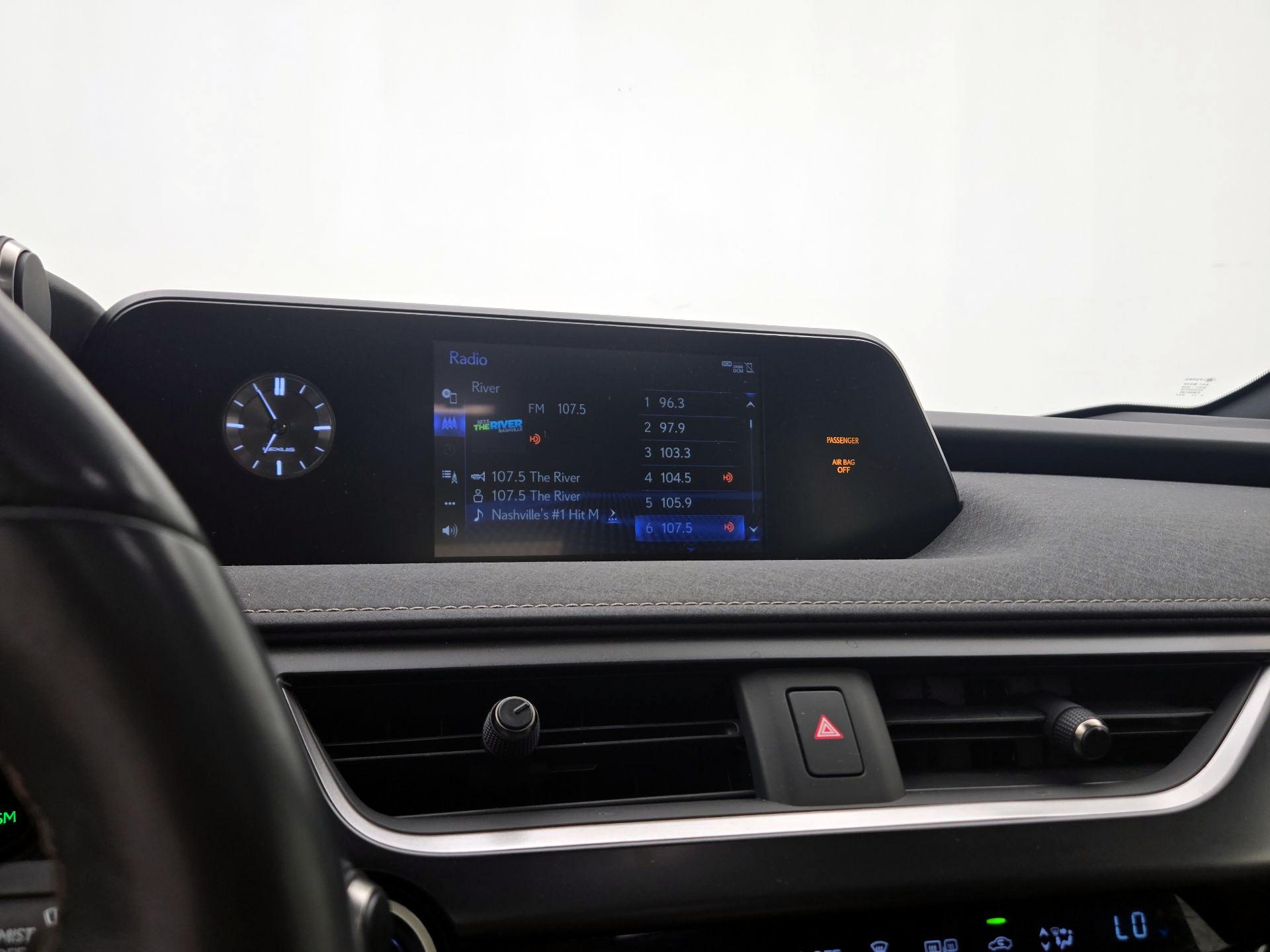Thumbnail: 2020 Lexus UX - 15