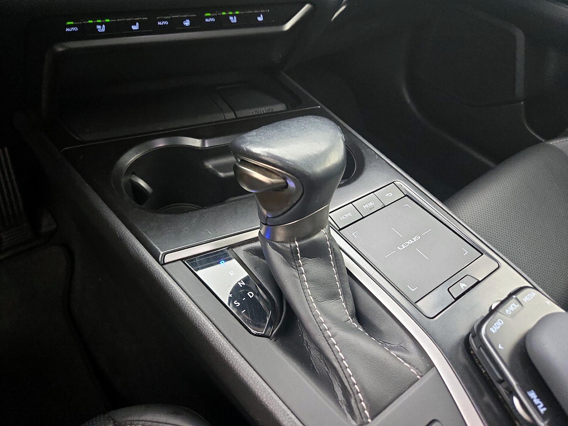 Thumbnail: 2020 Lexus UX - 17