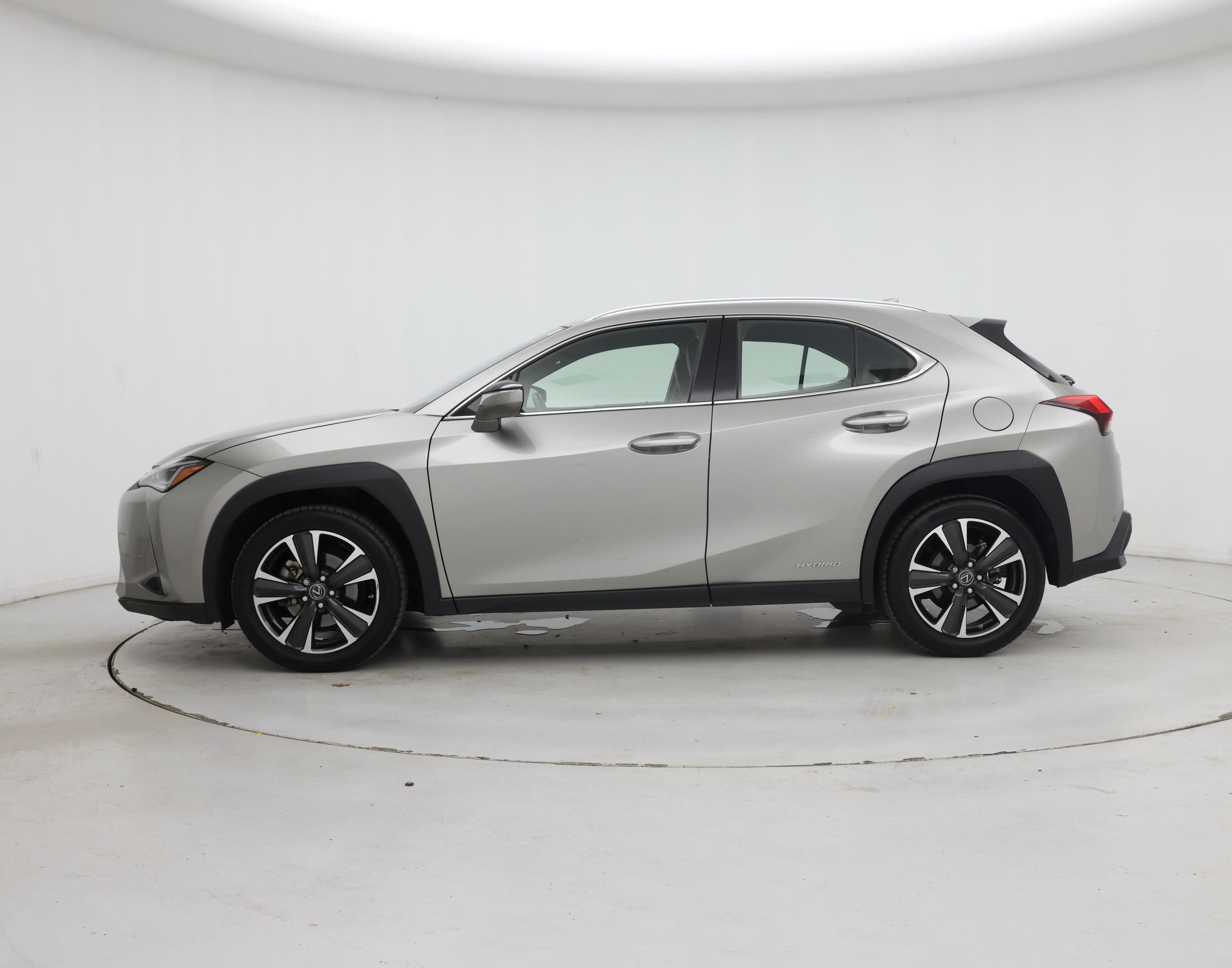 Thumbnail: 2020 Lexus UX - 3