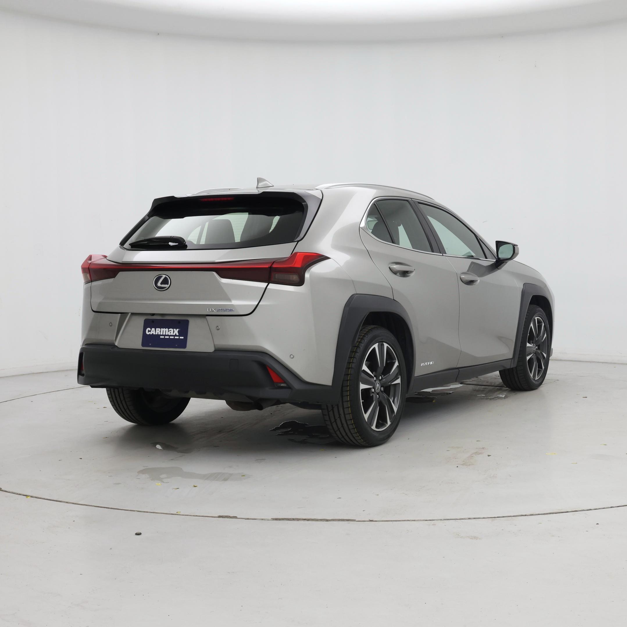 Thumbnail: 2020 Lexus UX - 8