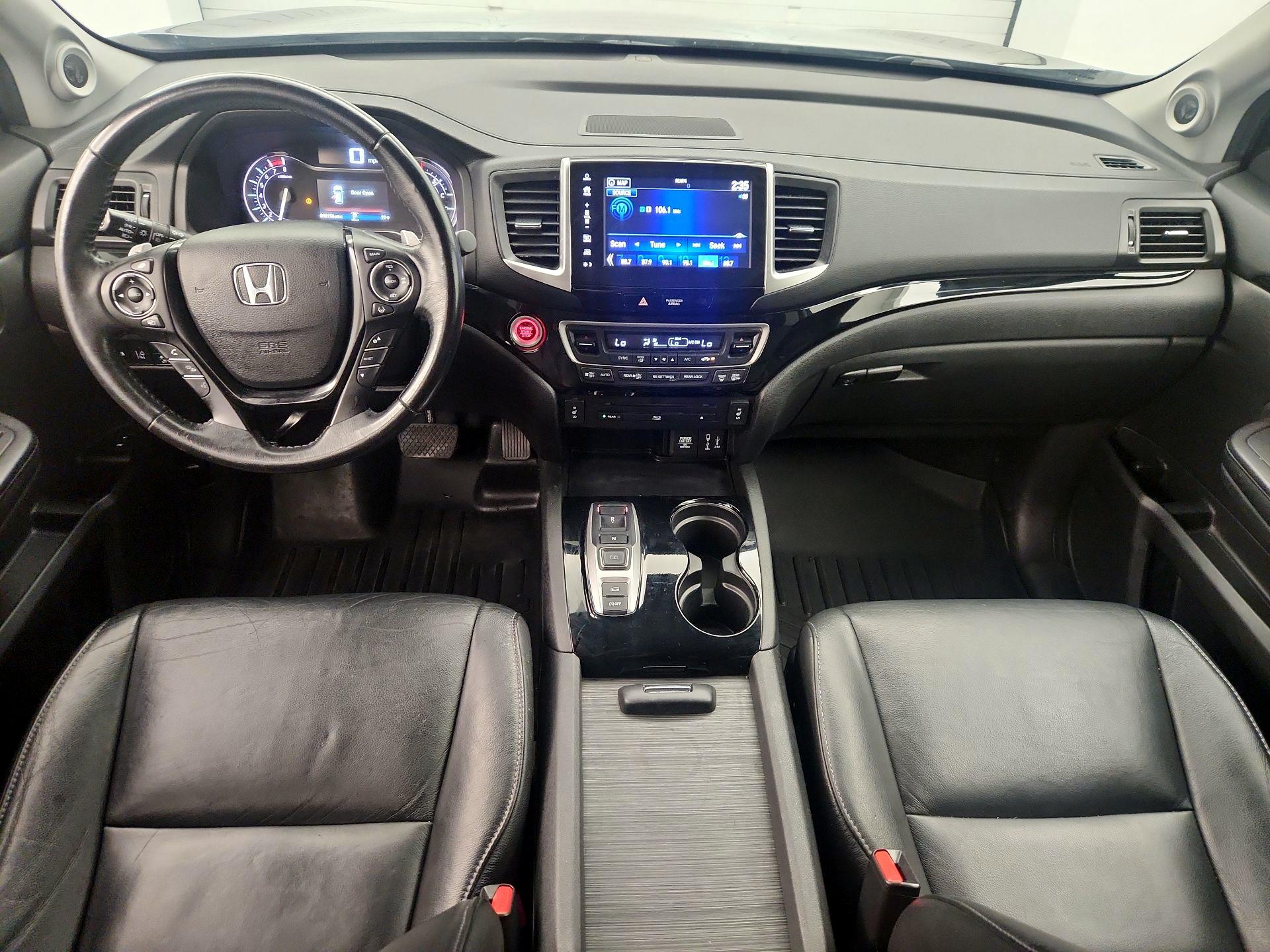 Thumbnail: 2017 Honda Pilot - 9
