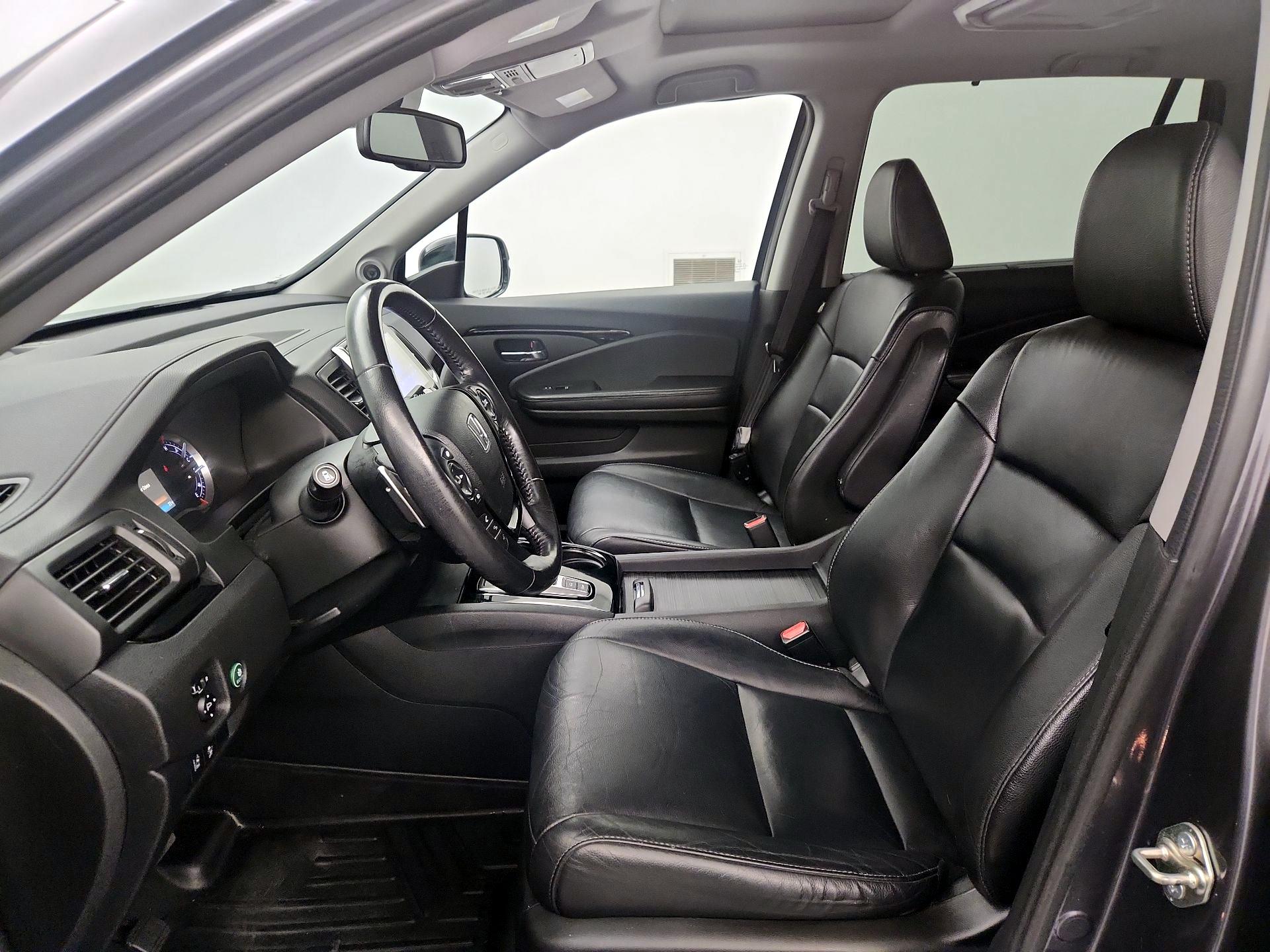 Thumbnail: 2017 Honda Pilot - 11