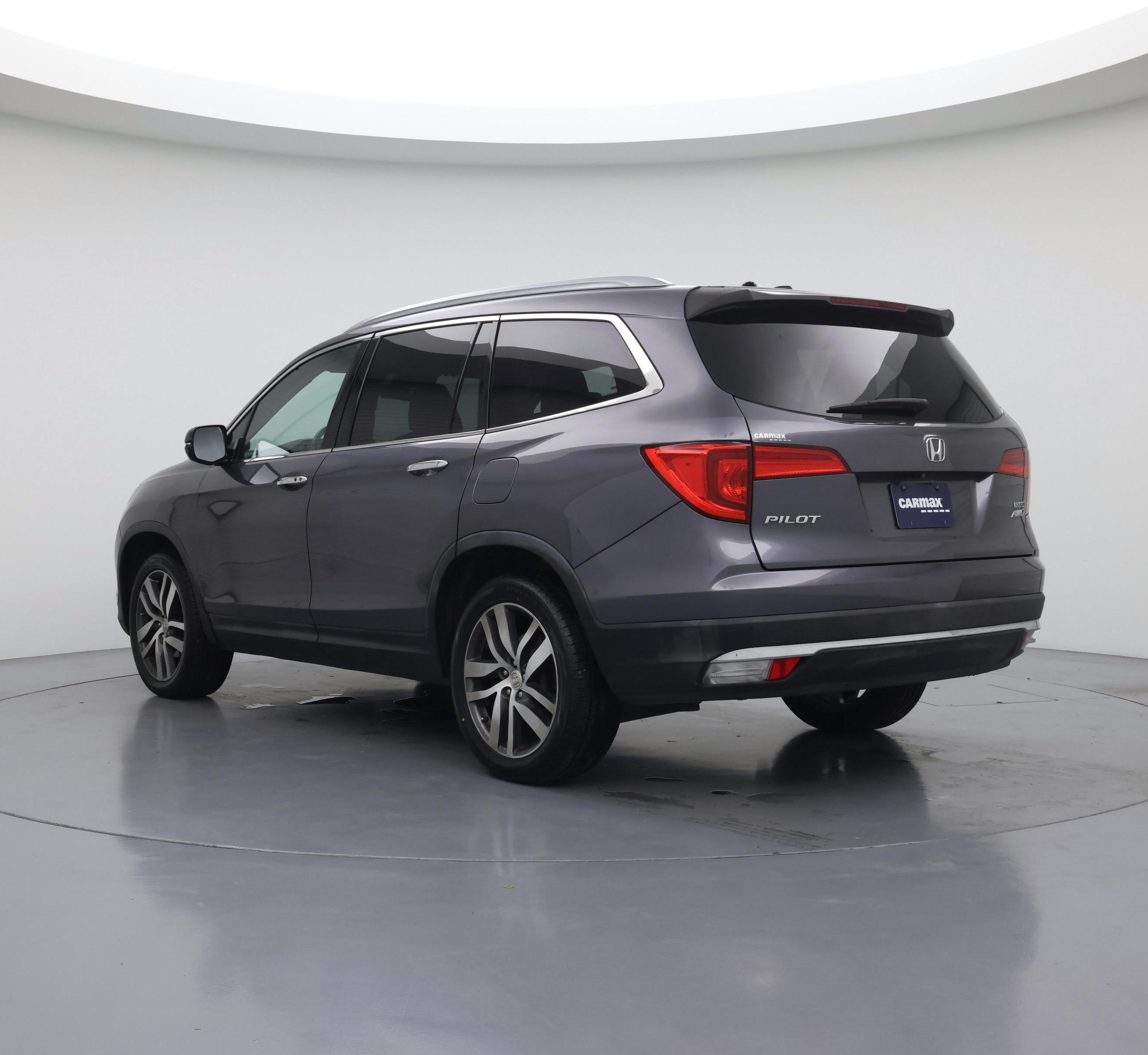 Thumbnail: 2017 Honda Pilot - 2