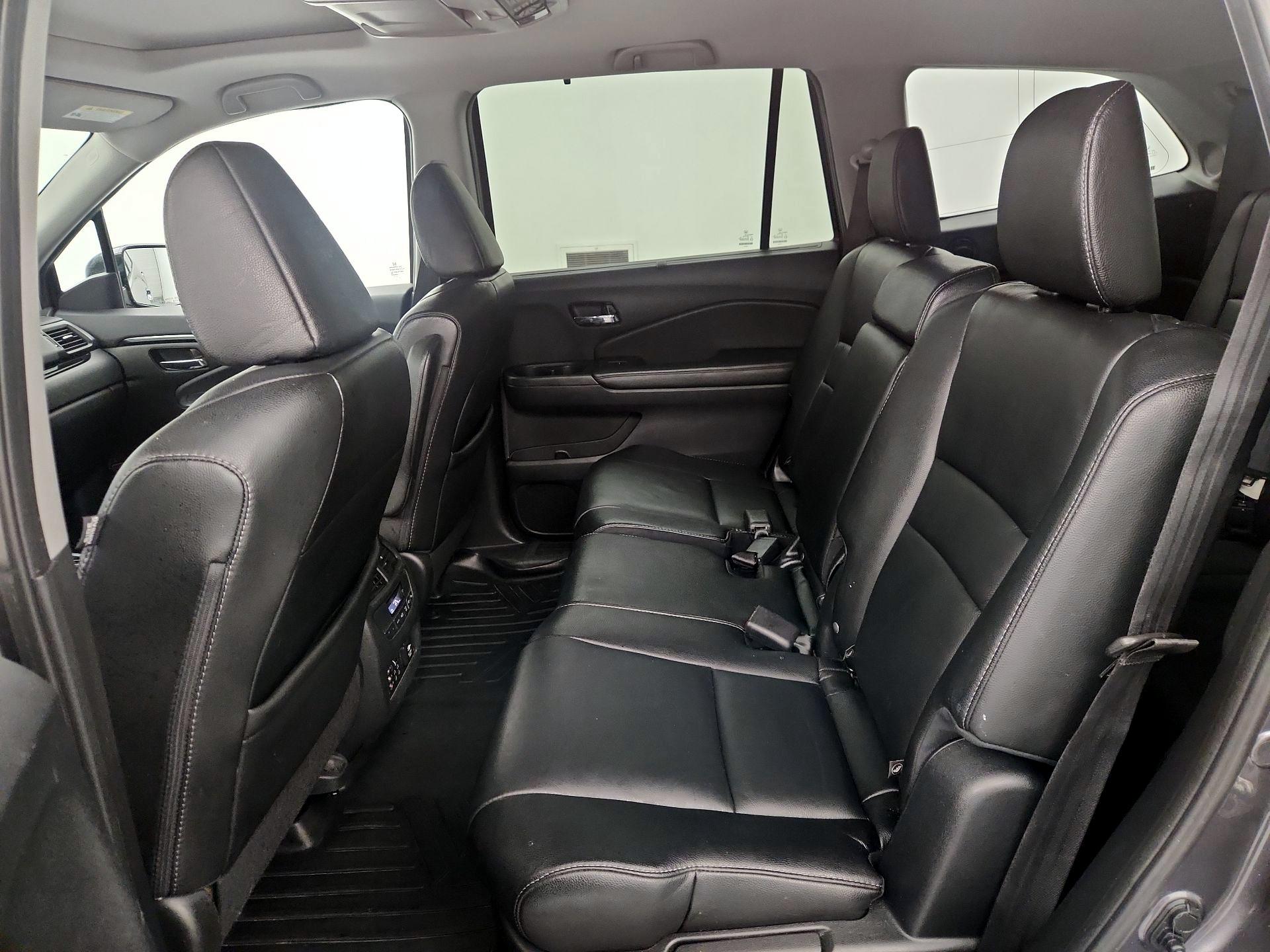 Thumbnail: 2017 Honda Pilot - 20
