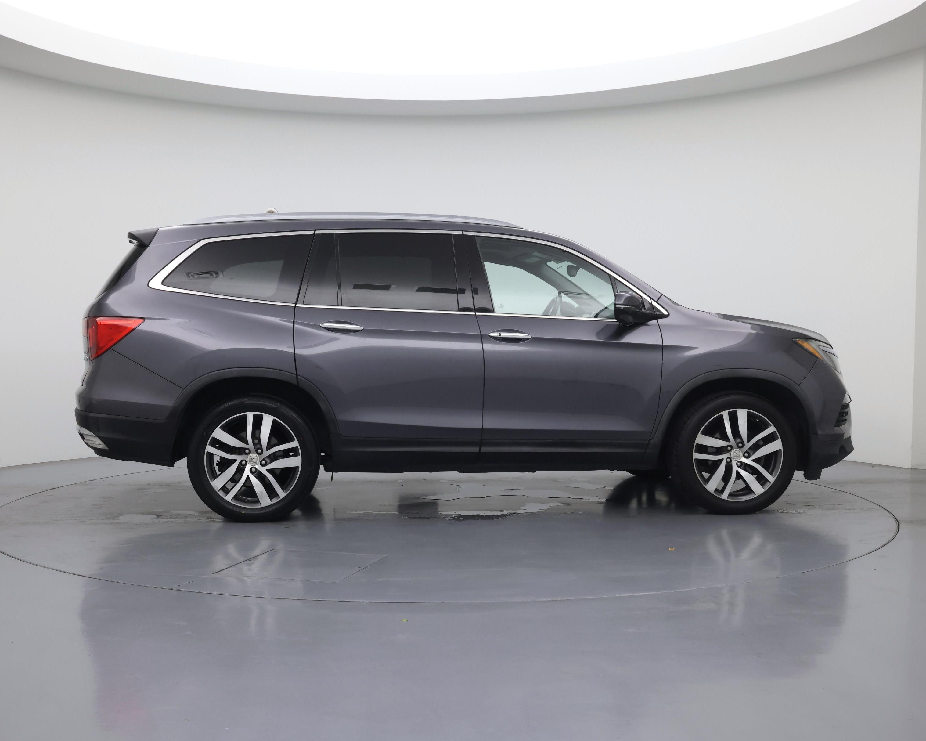 Thumbnail: 2017 Honda Pilot - 7