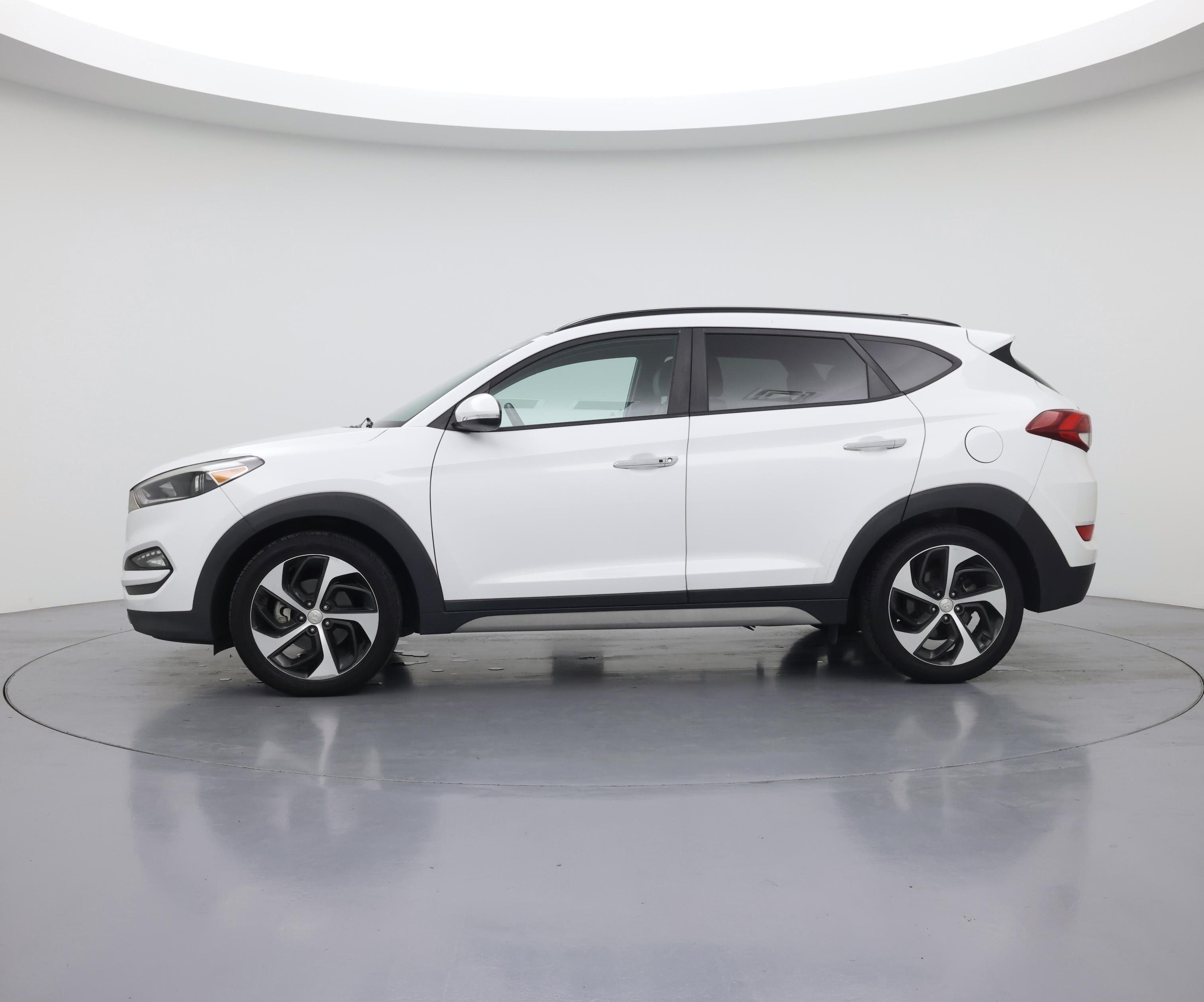 Thumbnail: 2018 Hyundai Tucson - 3