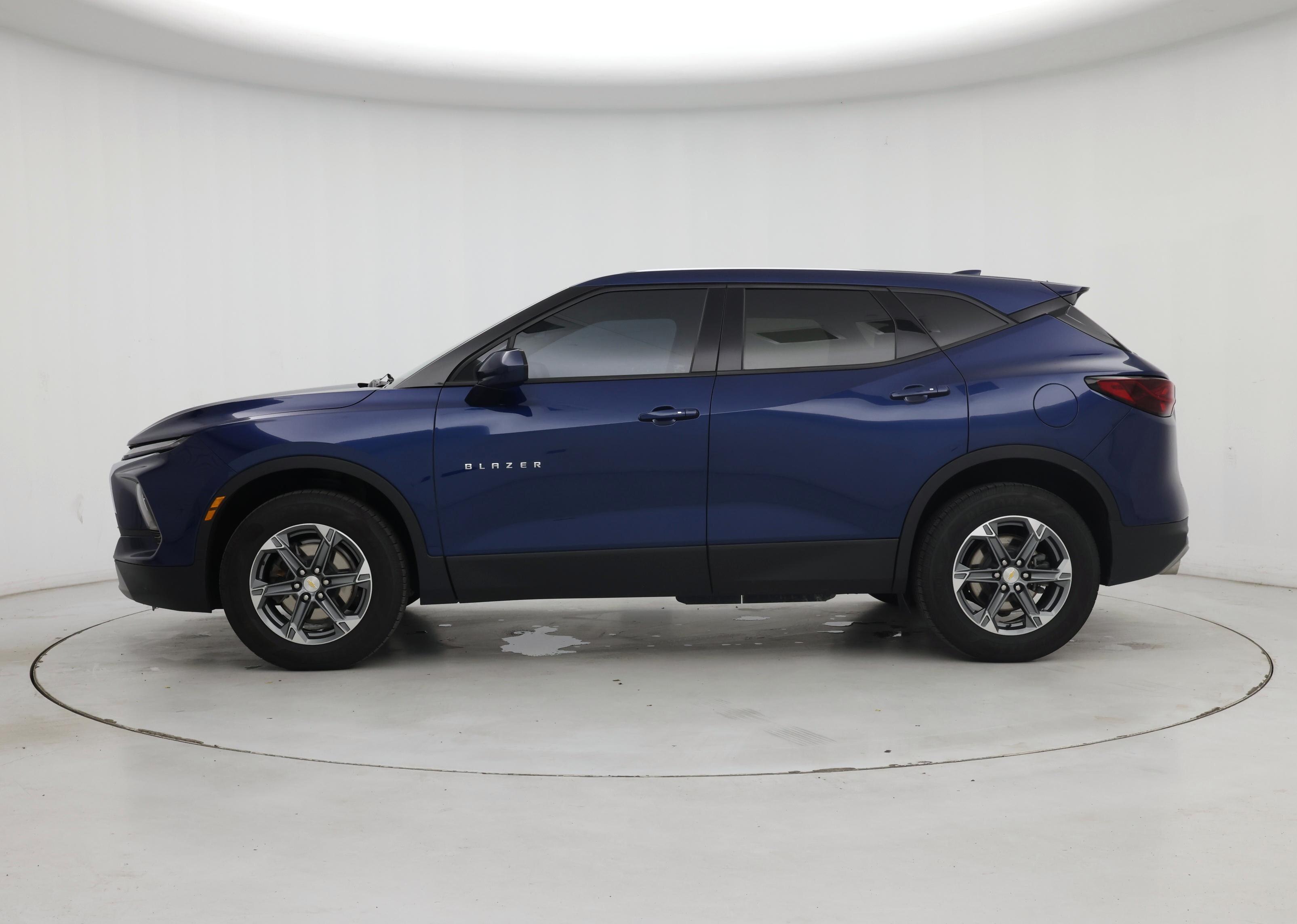 Thumbnail: 2023 Chevrolet Blazer - 3