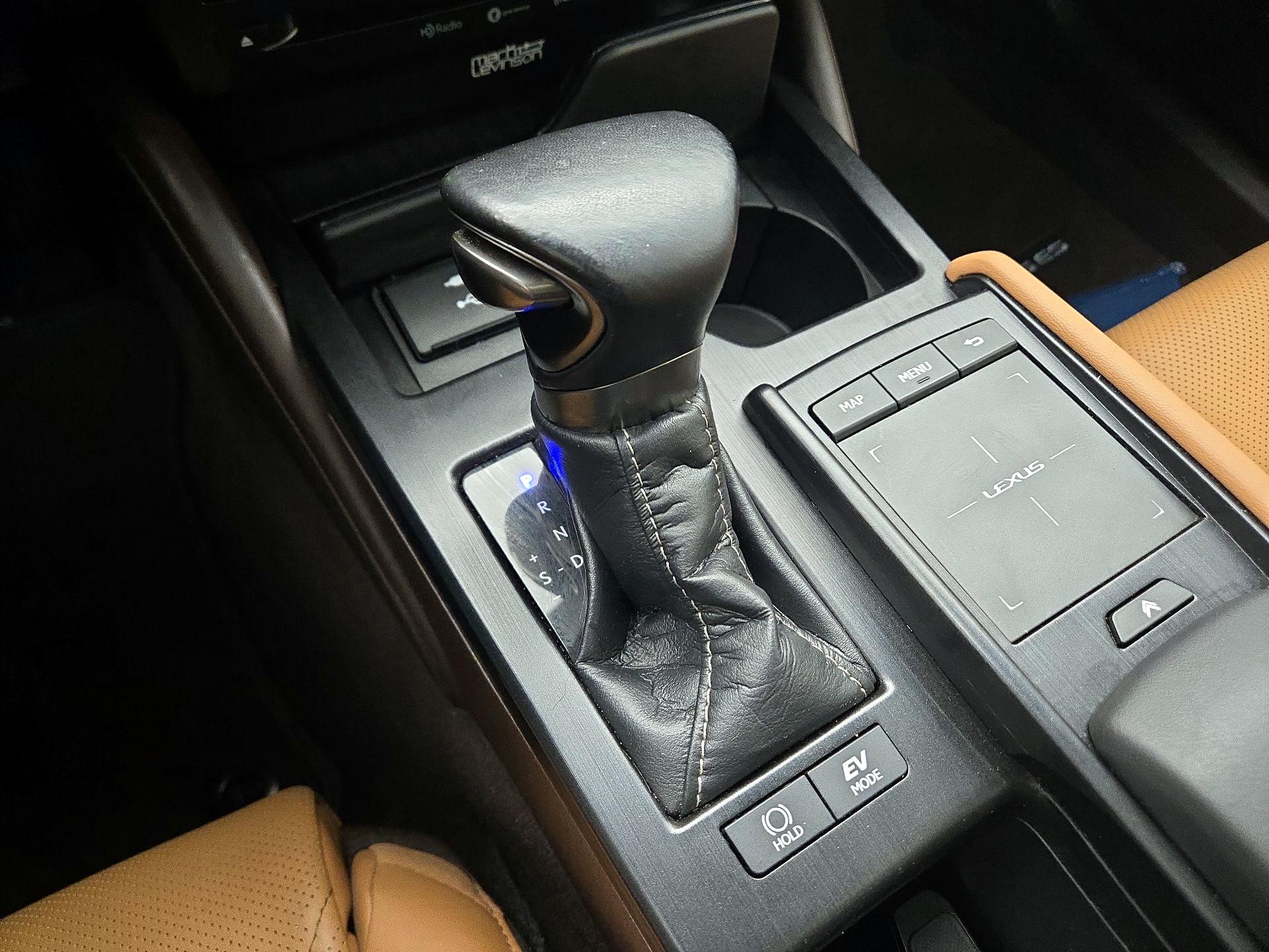 Thumbnail: 2021 Lexus ES - 18