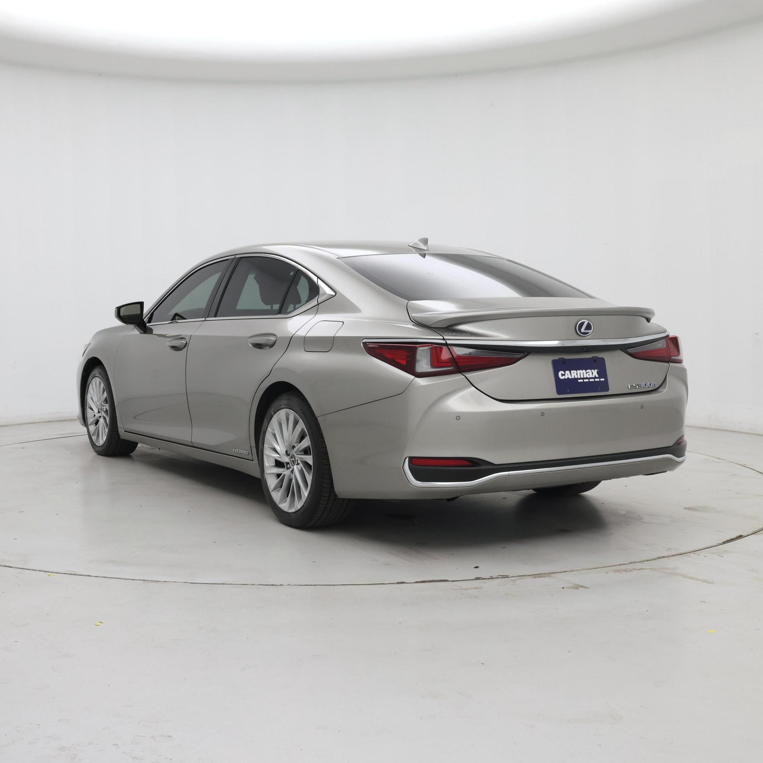 Thumbnail: 2021 Lexus ES - 2