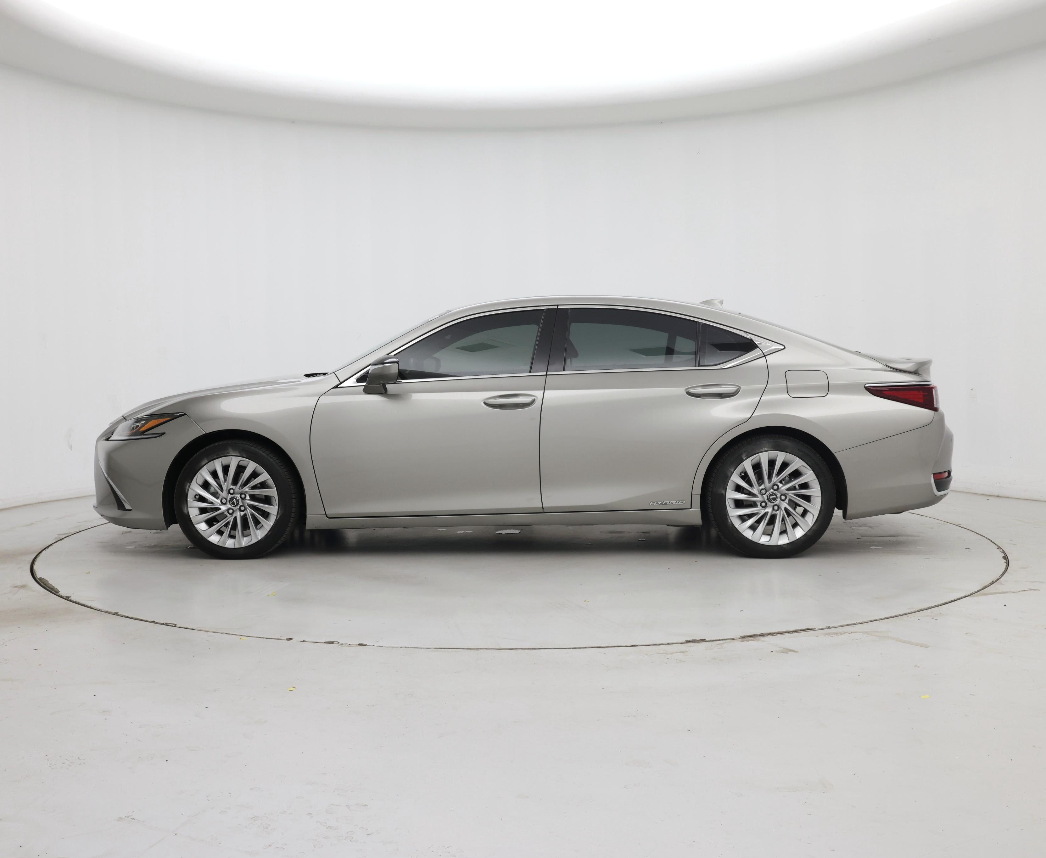 Thumbnail: 2021 Lexus ES - 3