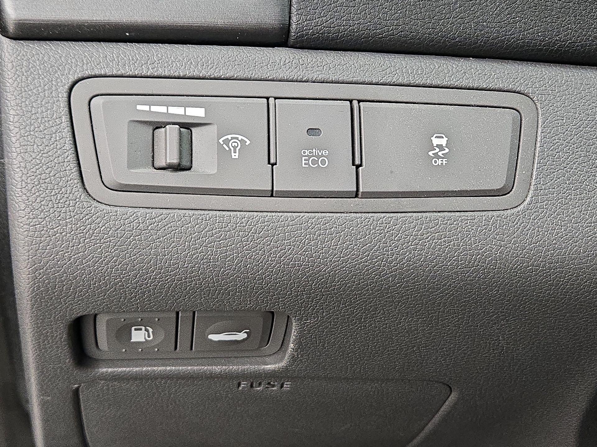 Thumbnail: 2014 Hyundai Sonata - 13