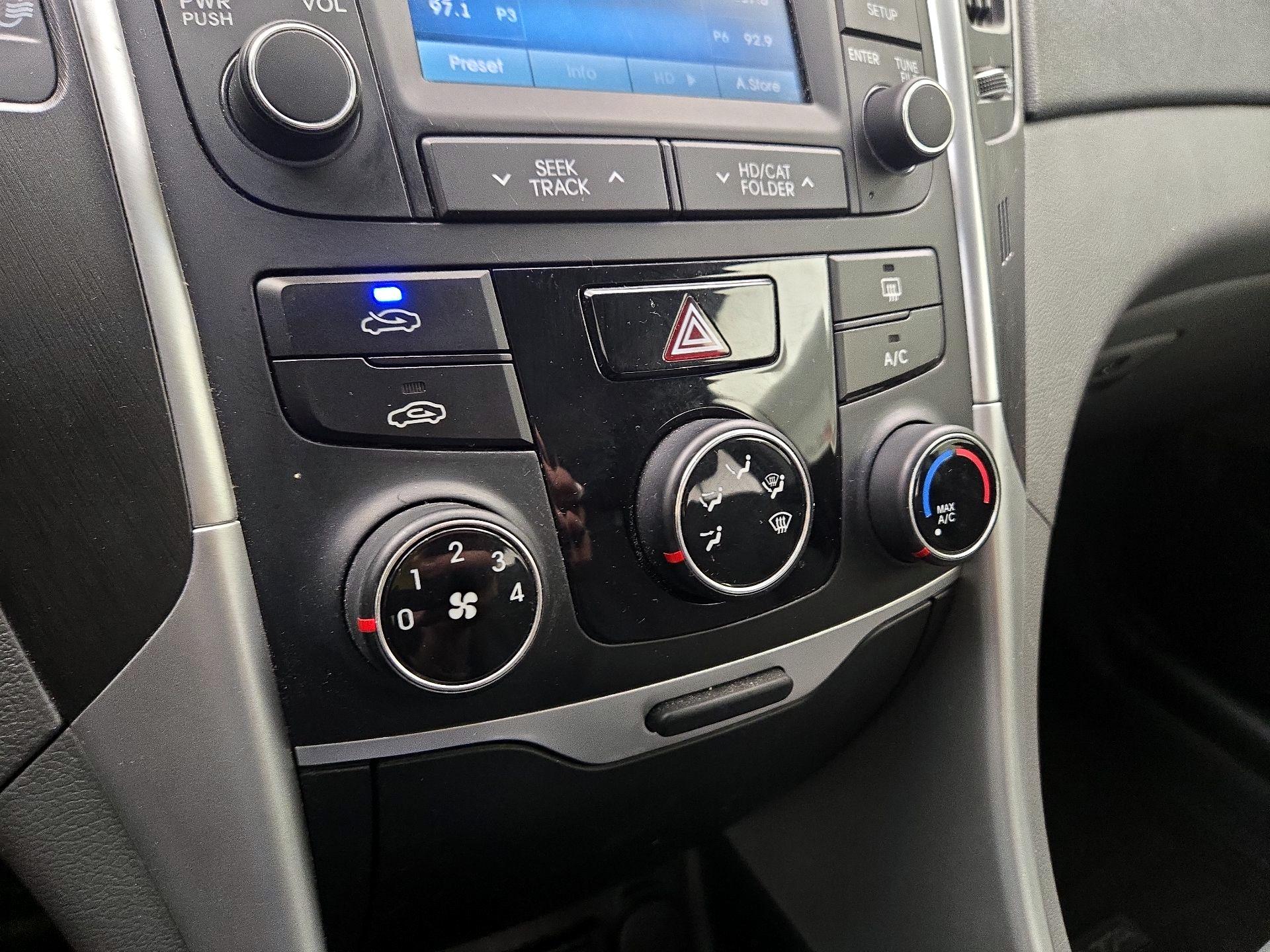 Thumbnail: 2014 Hyundai Sonata - 16