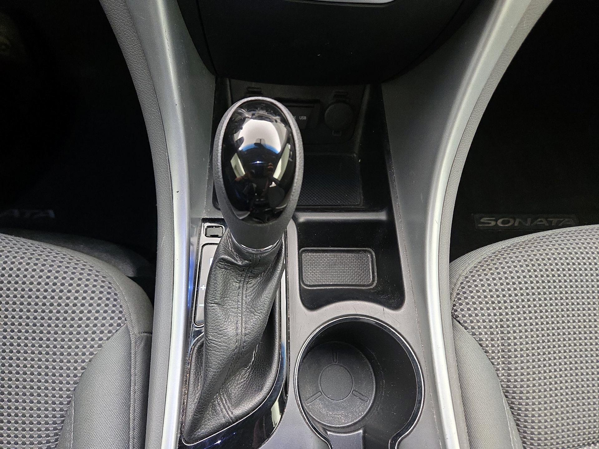 Thumbnail: 2014 Hyundai Sonata - 17