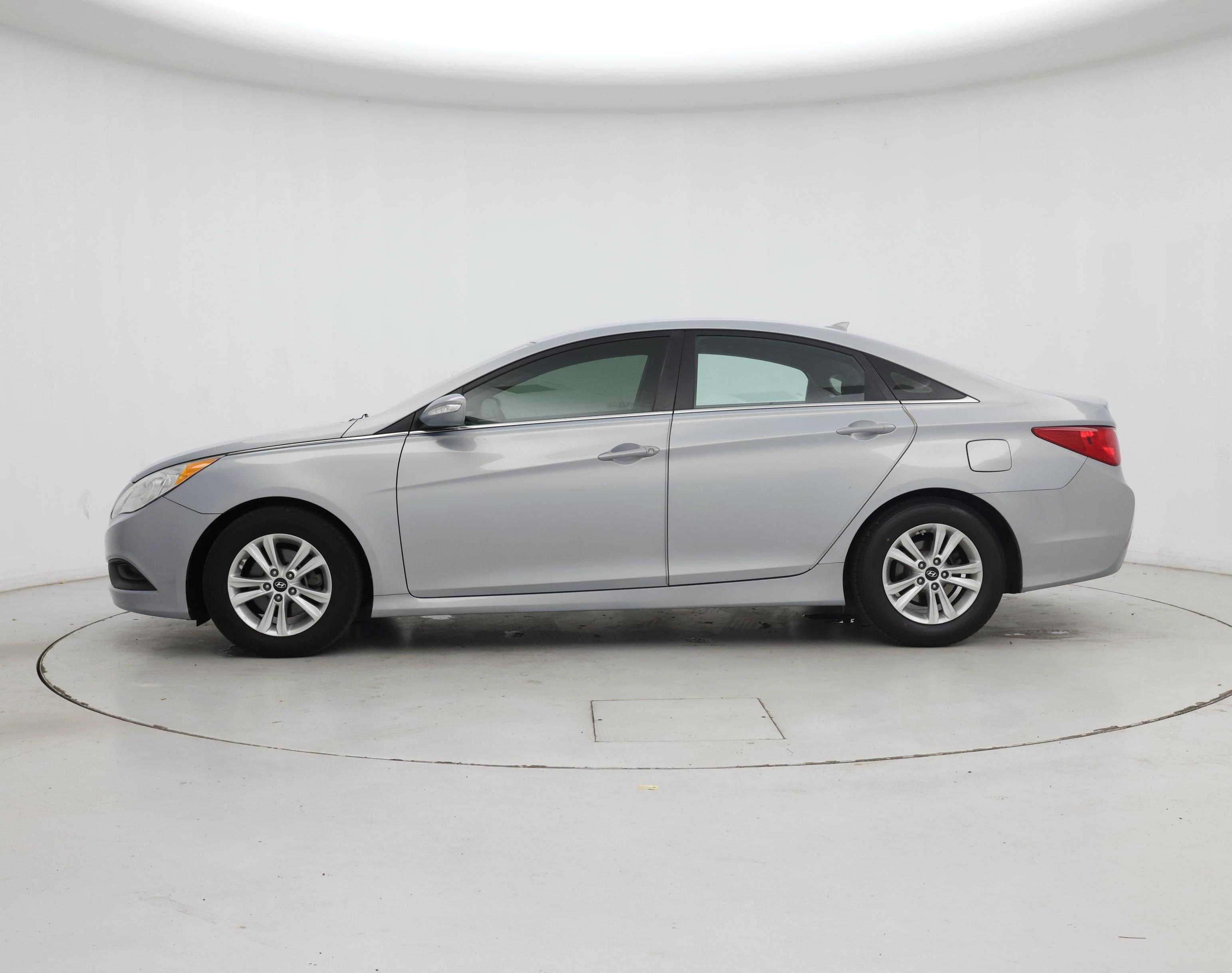 Thumbnail: 2014 Hyundai Sonata - 3
