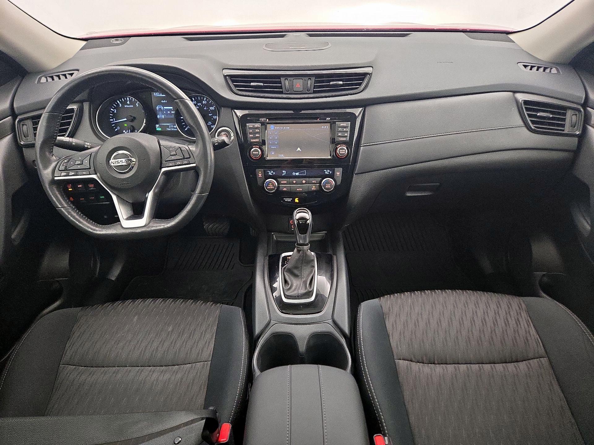 Thumbnail: 2017 Nissan Rogue - 9