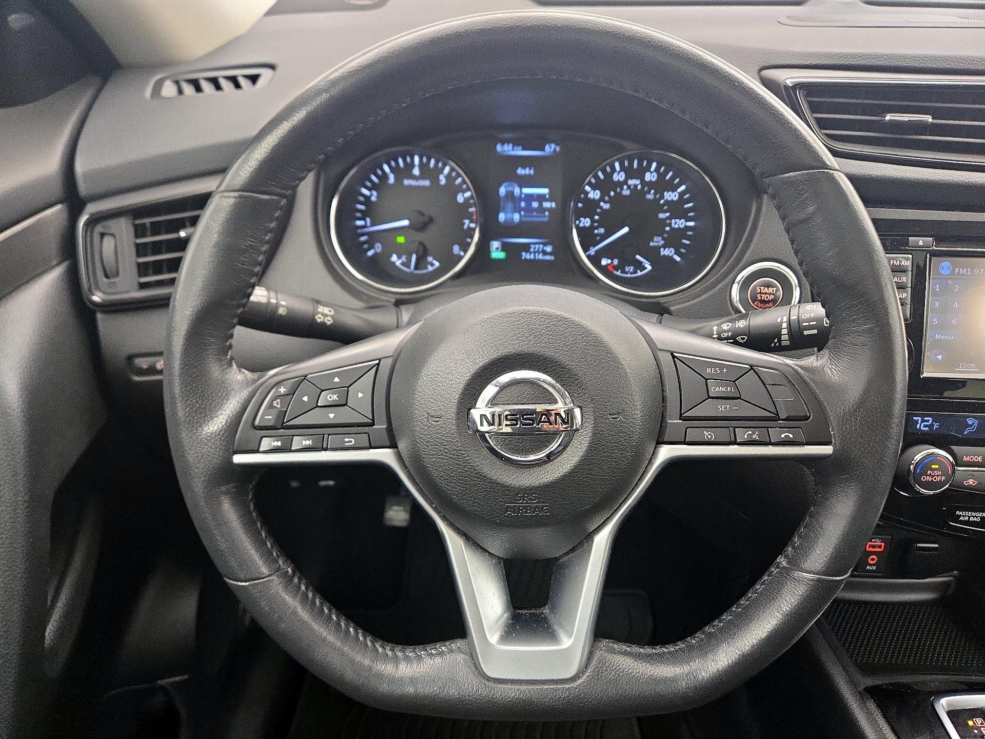 Thumbnail: 2017 Nissan Rogue - 10