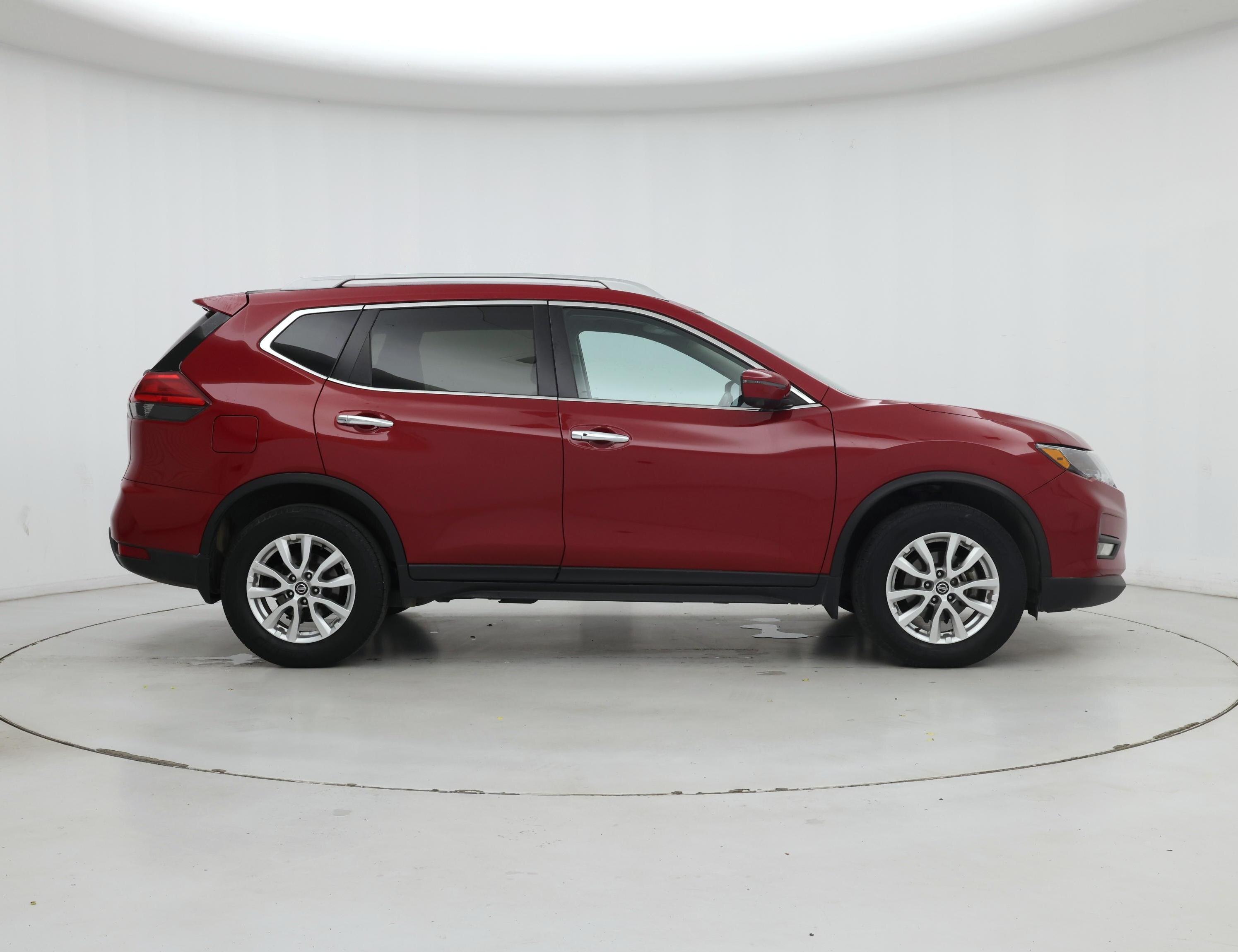 Thumbnail: 2017 Nissan Rogue - 7