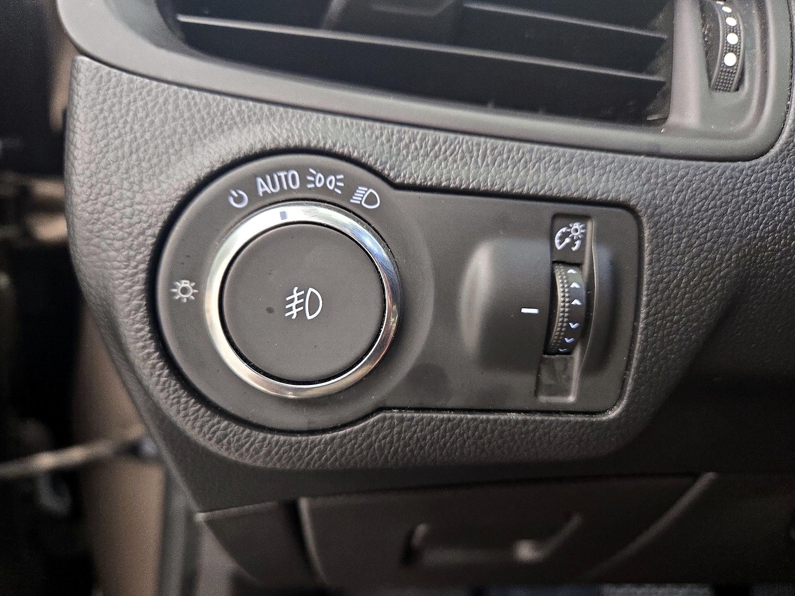 2019 Buick Envision Essence - Photo 14