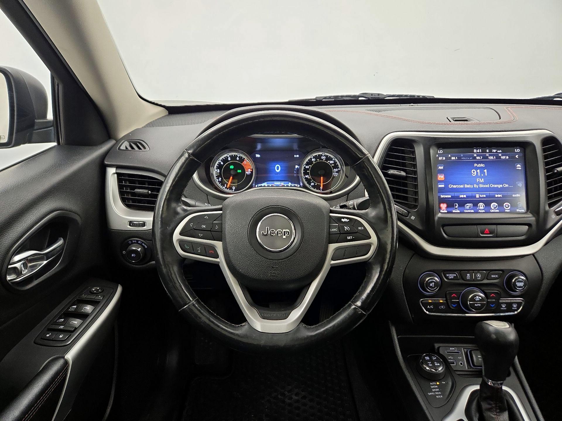 Thumbnail: 2017 Jeep Cherokee - 10