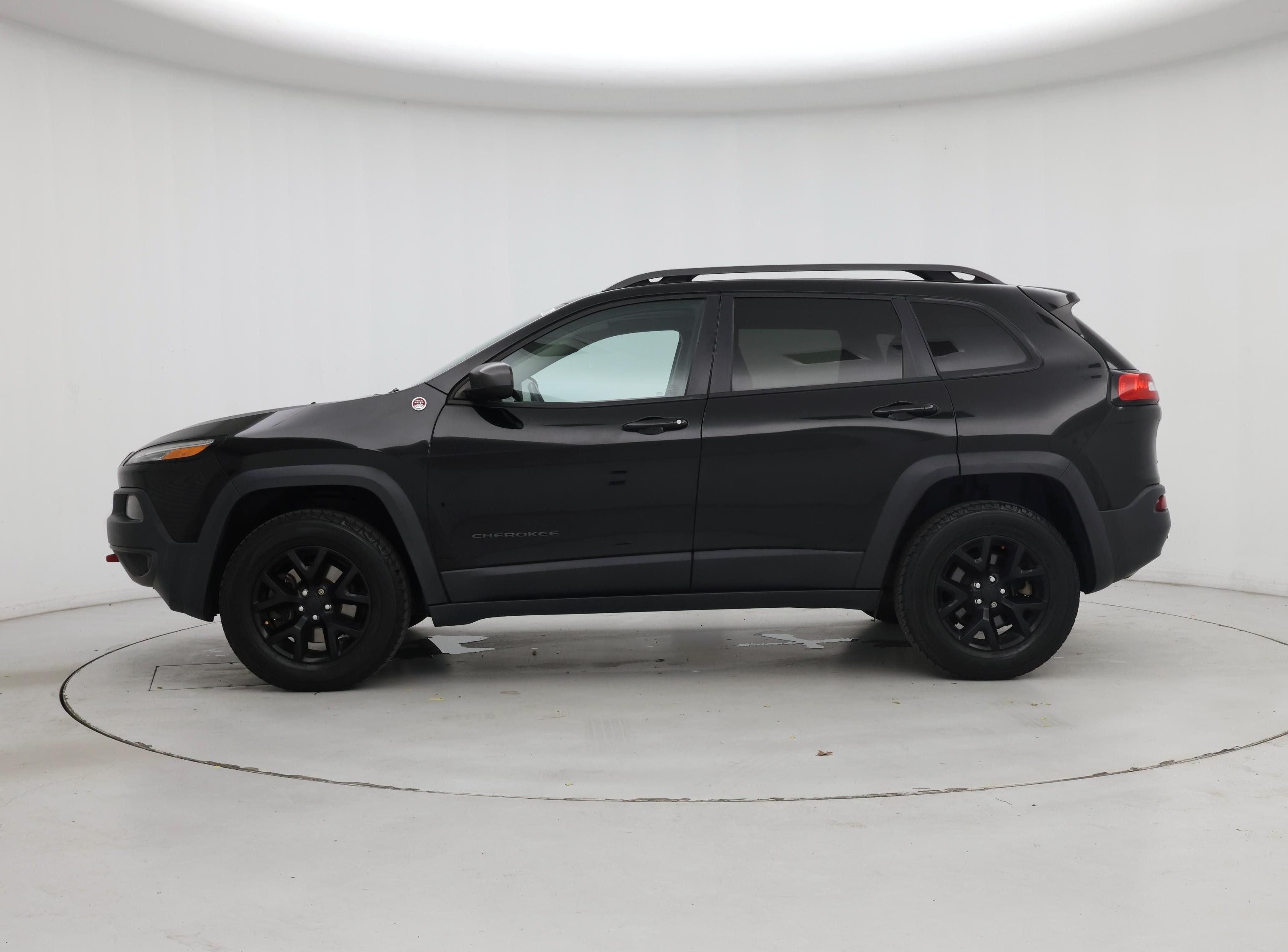 Thumbnail: 2017 Jeep Cherokee - 3