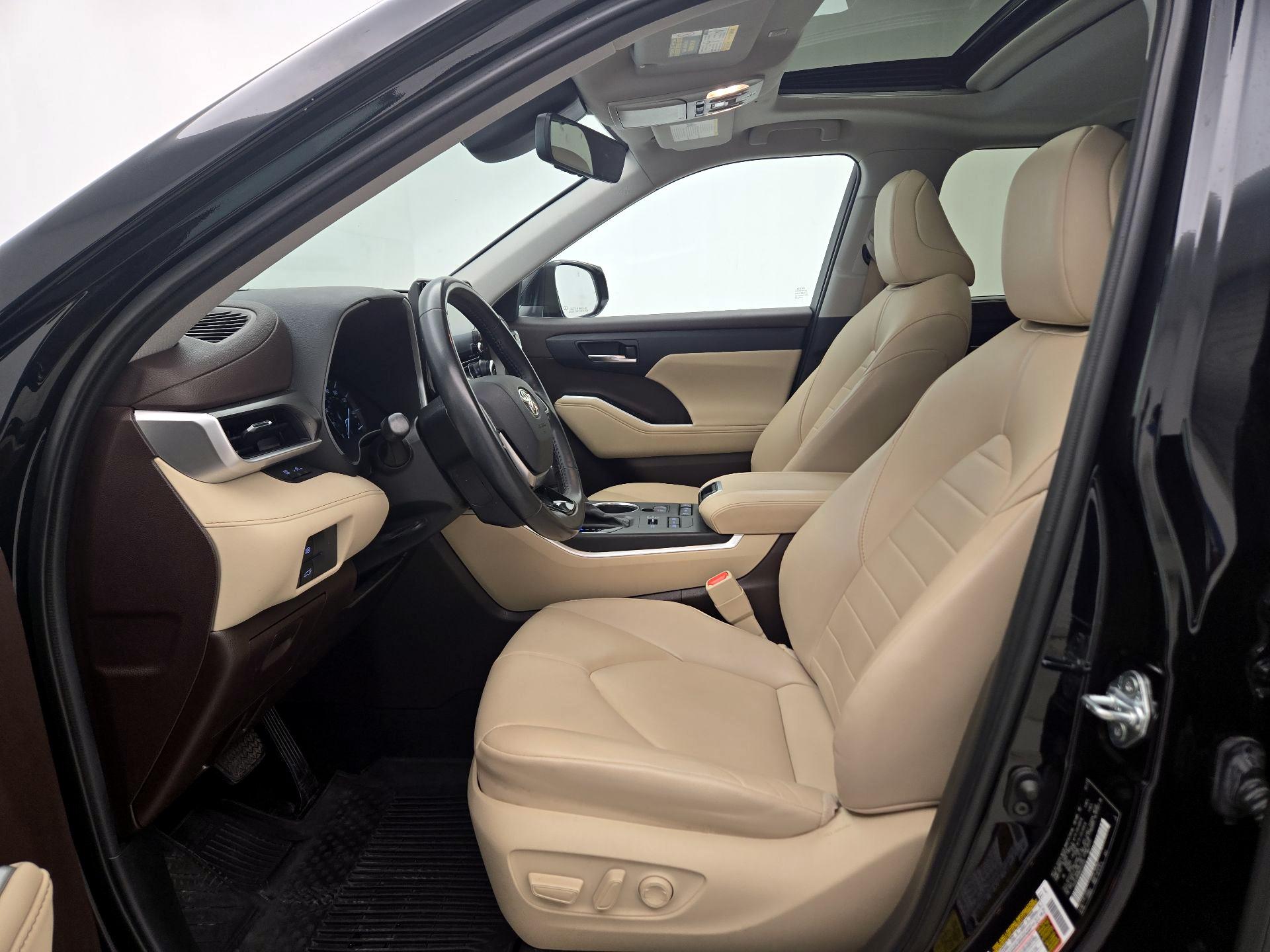 Thumbnail: 2021 Toyota Highlander - 11