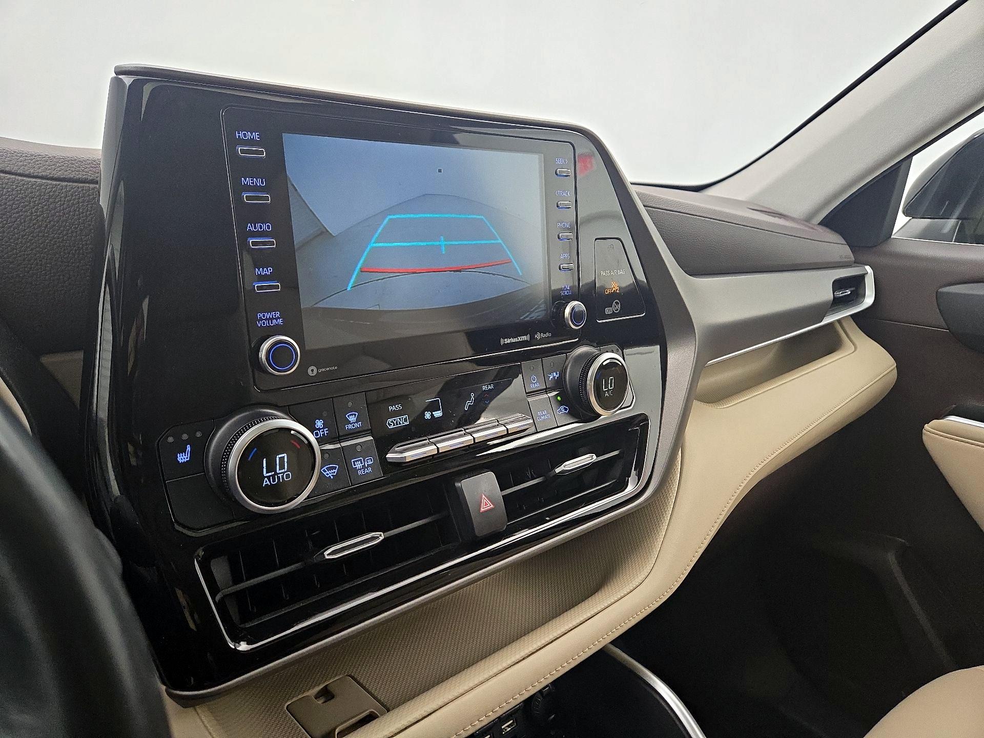 Thumbnail: 2021 Toyota Highlander - 14