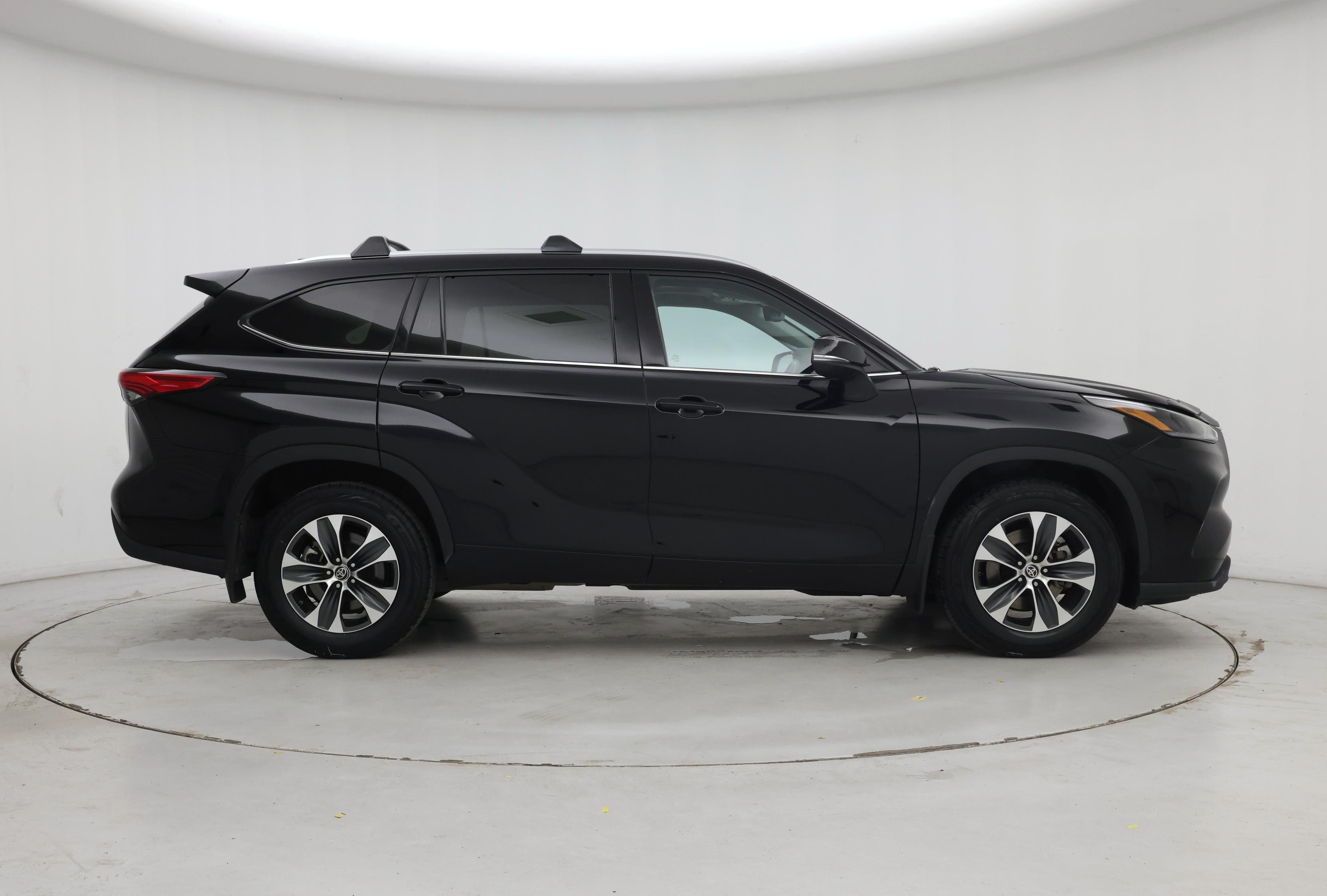 Thumbnail: 2021 Toyota Highlander - 7