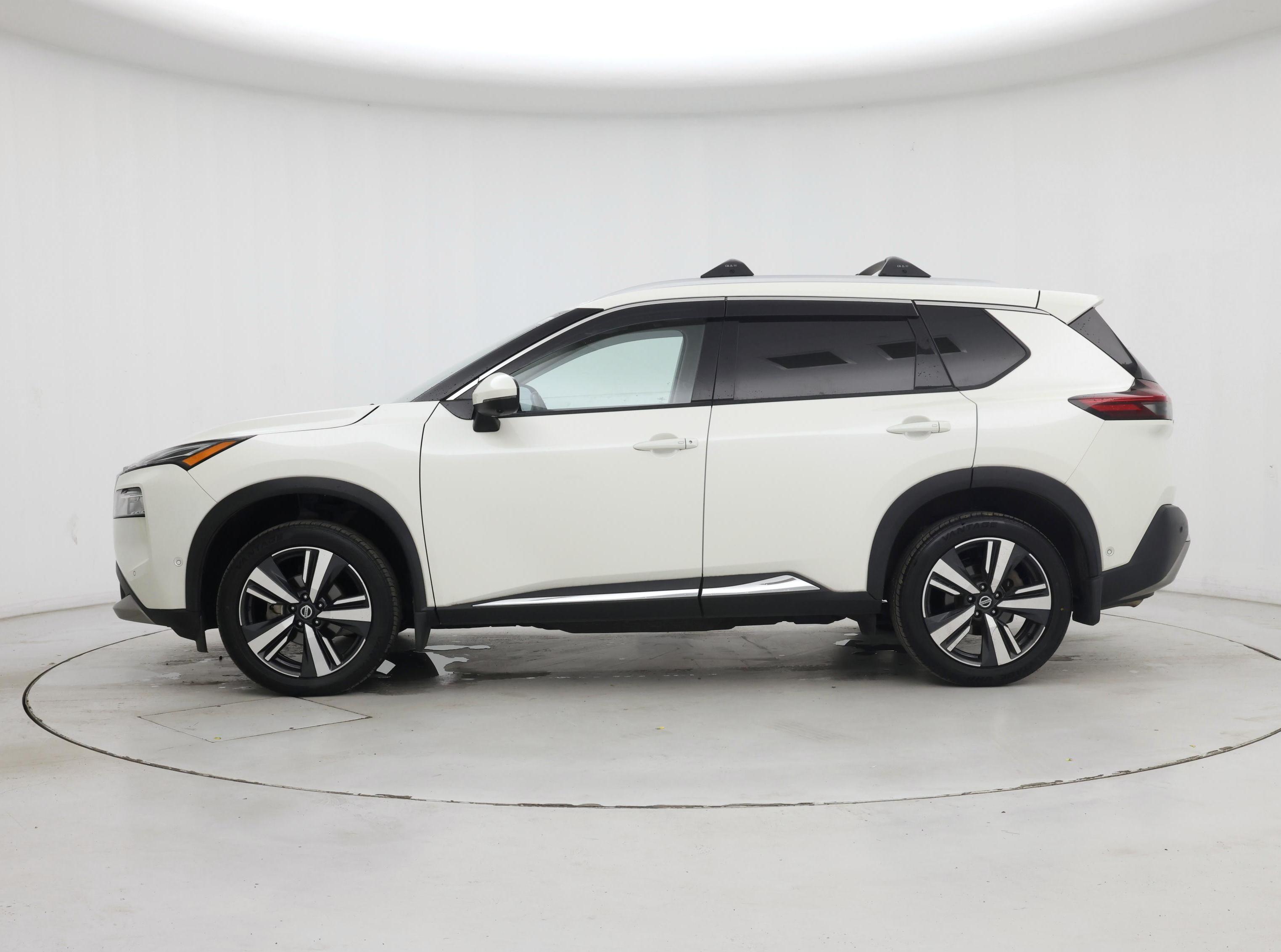 Thumbnail: 2021 Nissan Rogue - 3