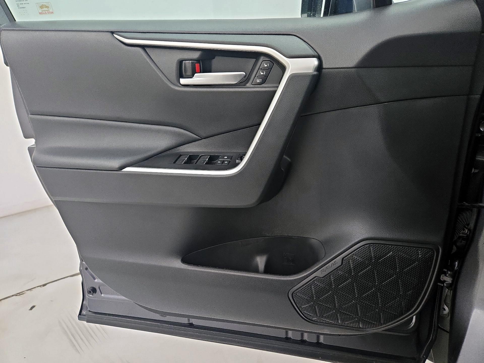 Thumbnail: 2024 Toyota RAV4 - 12