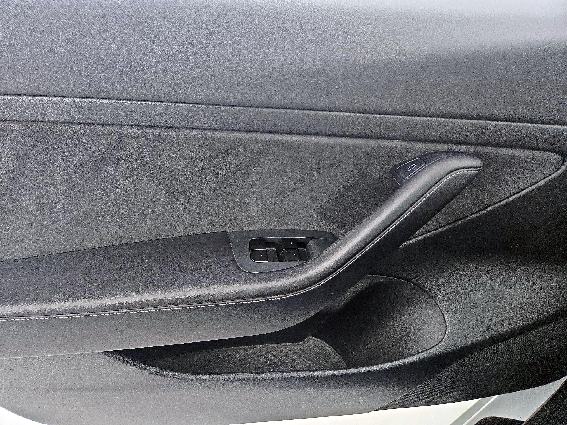 Thumbnail: 2021 Tesla Model 3 - 12