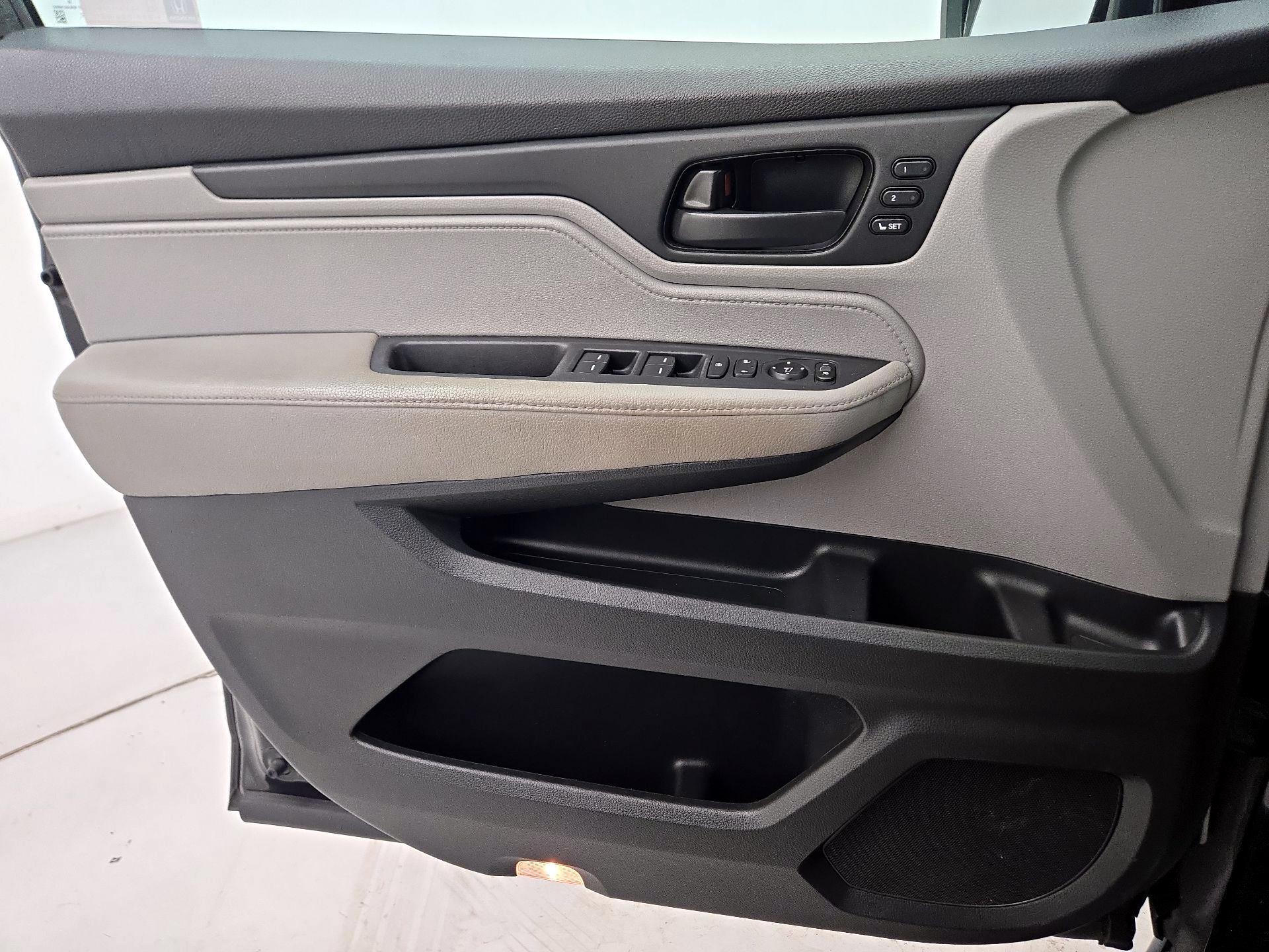 Thumbnail: 2019 Honda Odyssey - 12